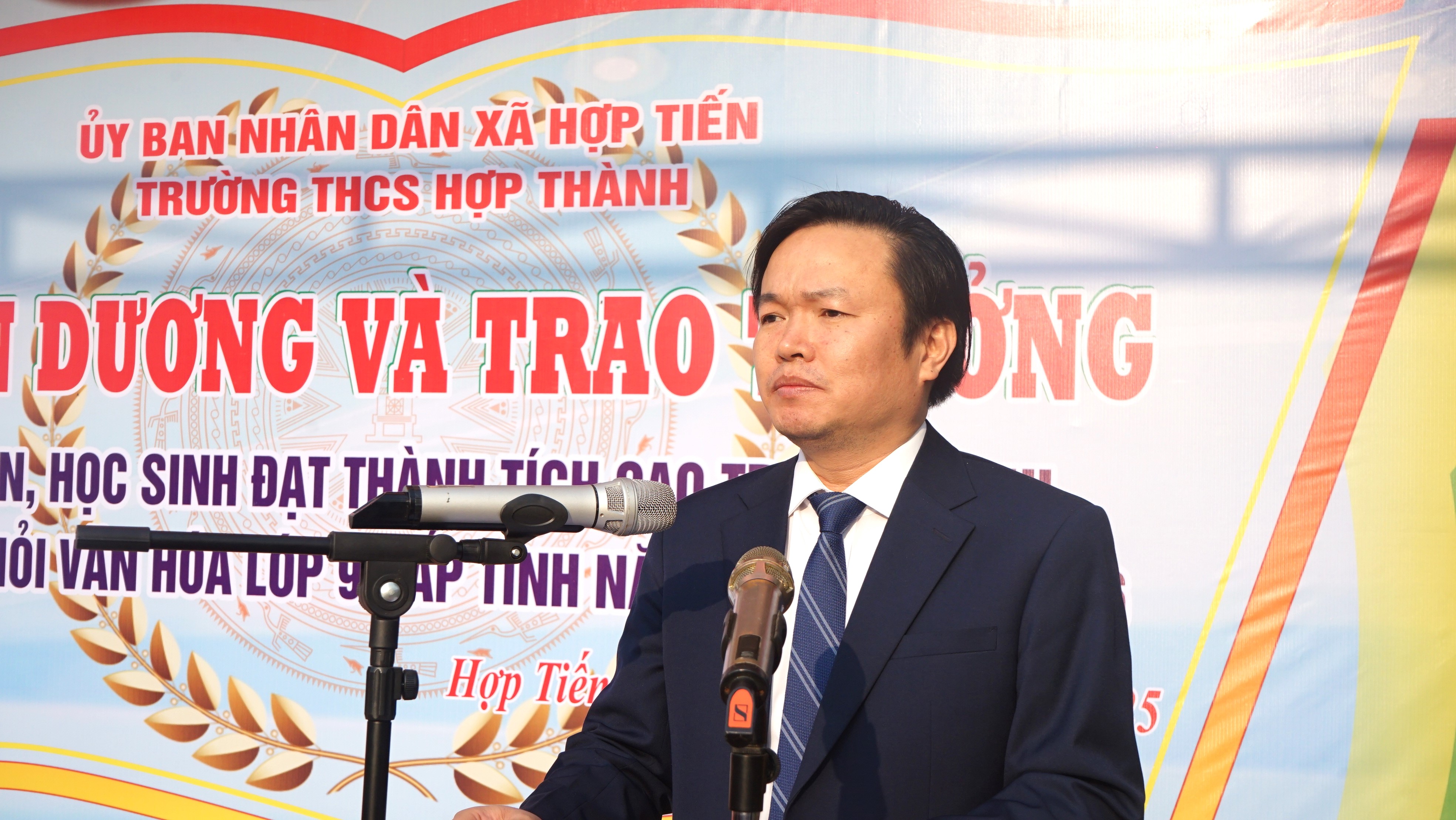 Anh-tin-bai