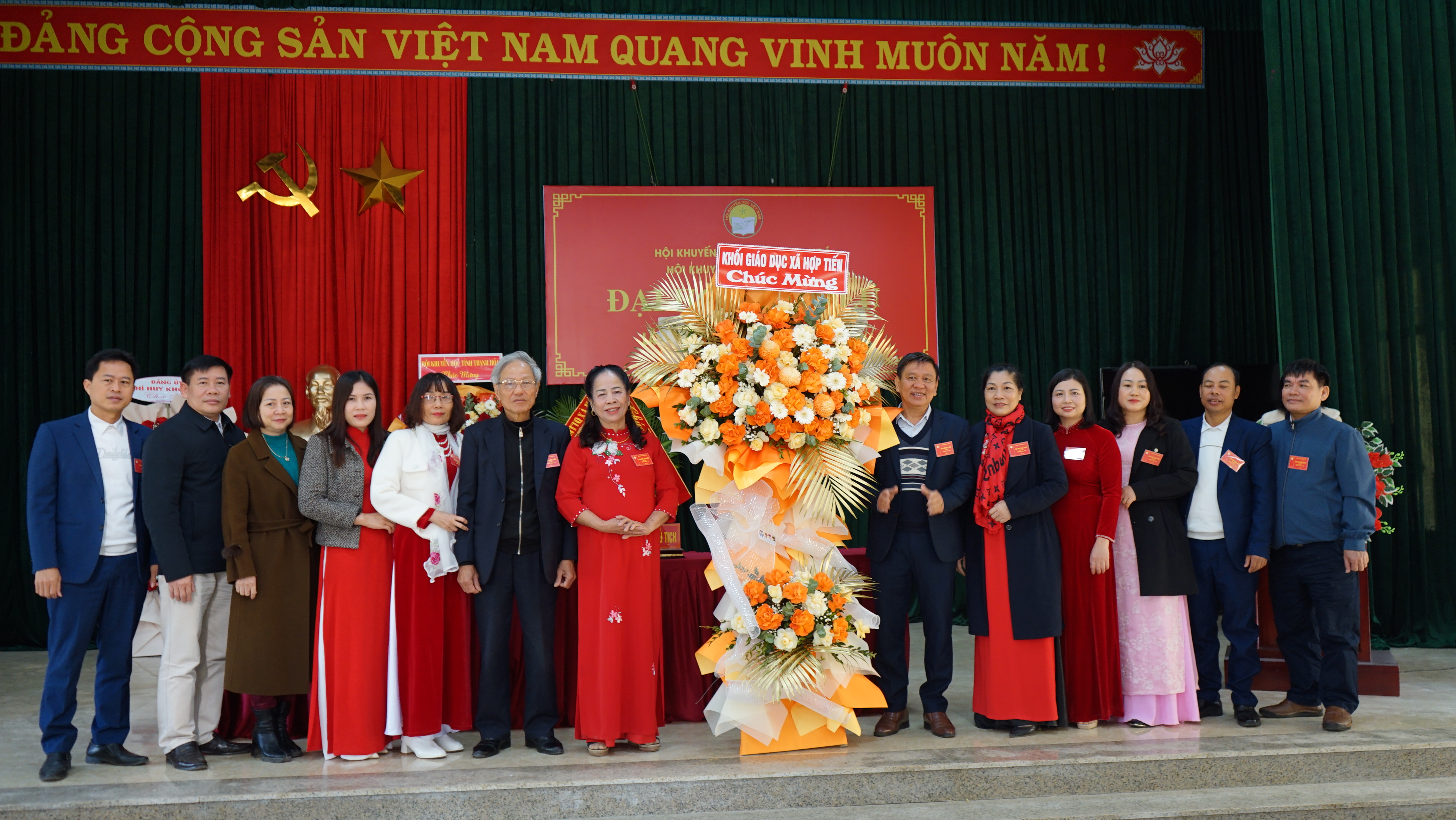 Anh-tin-bai