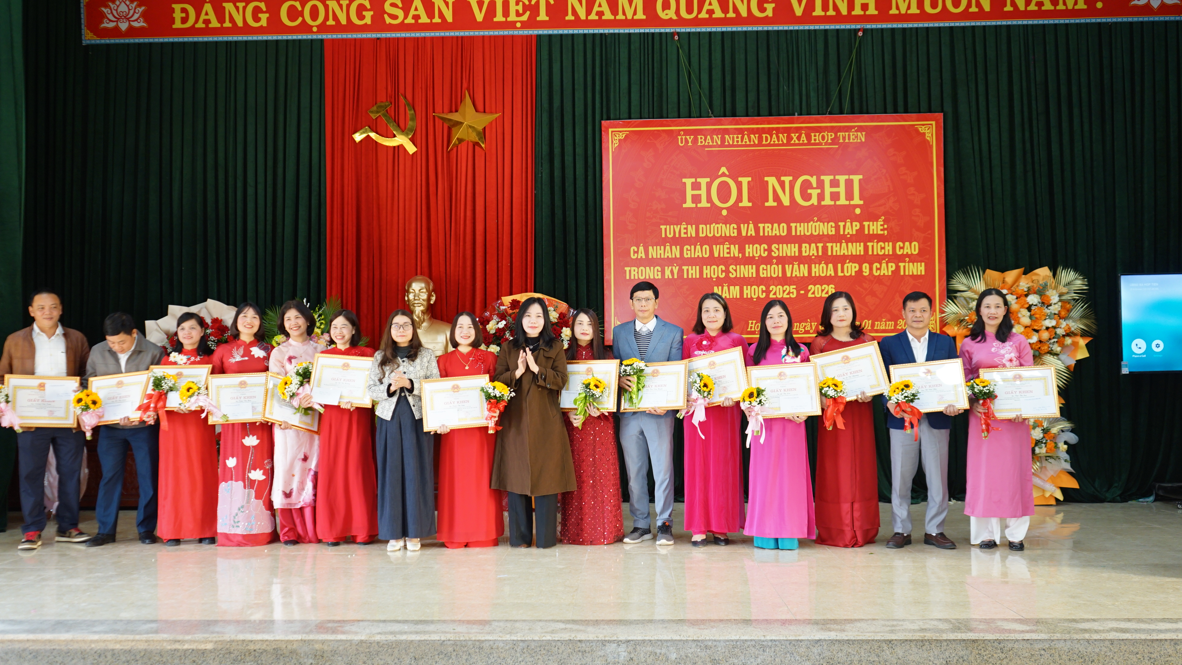 Anh-tin-bai