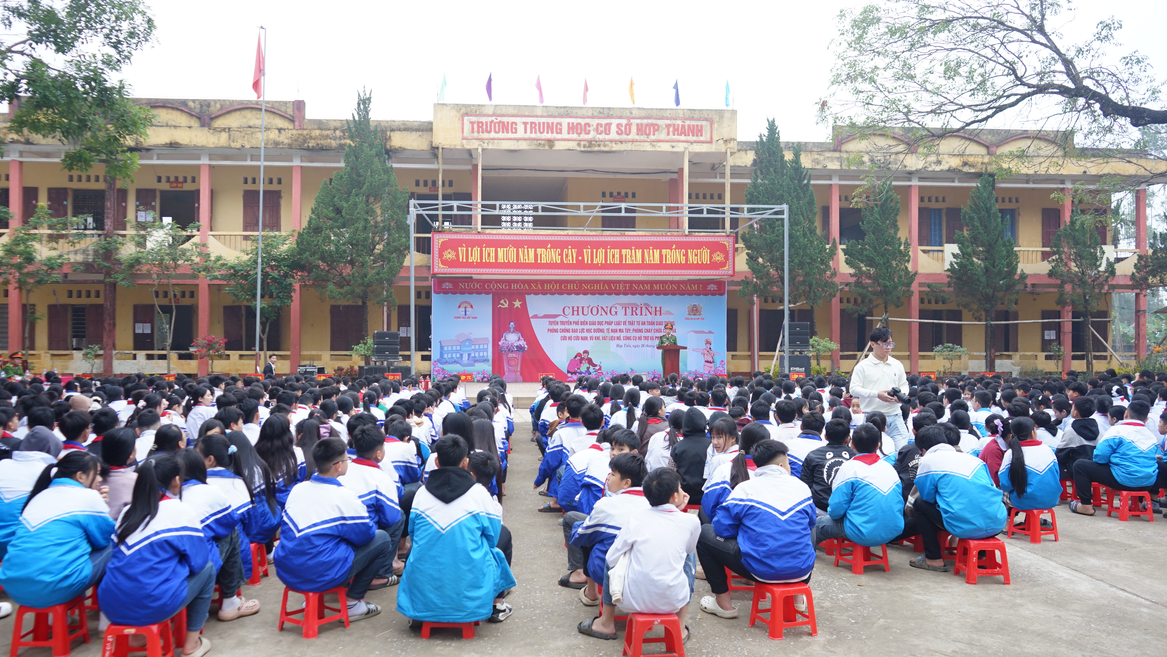 Anh-tin-bai