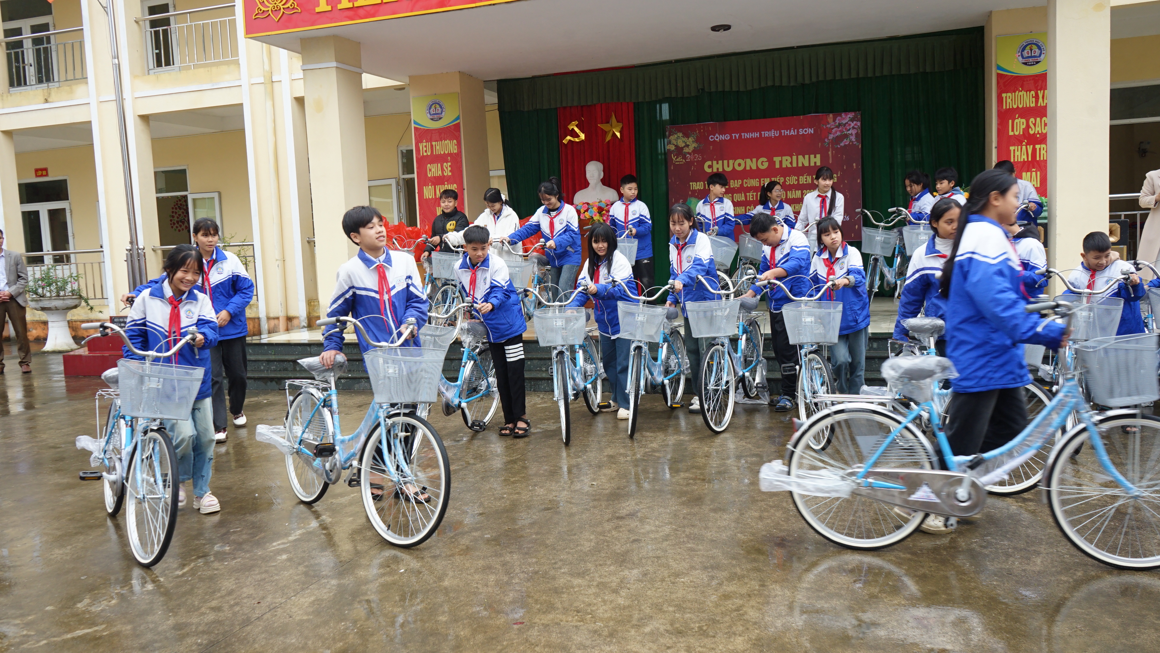 Anh-tin-bai