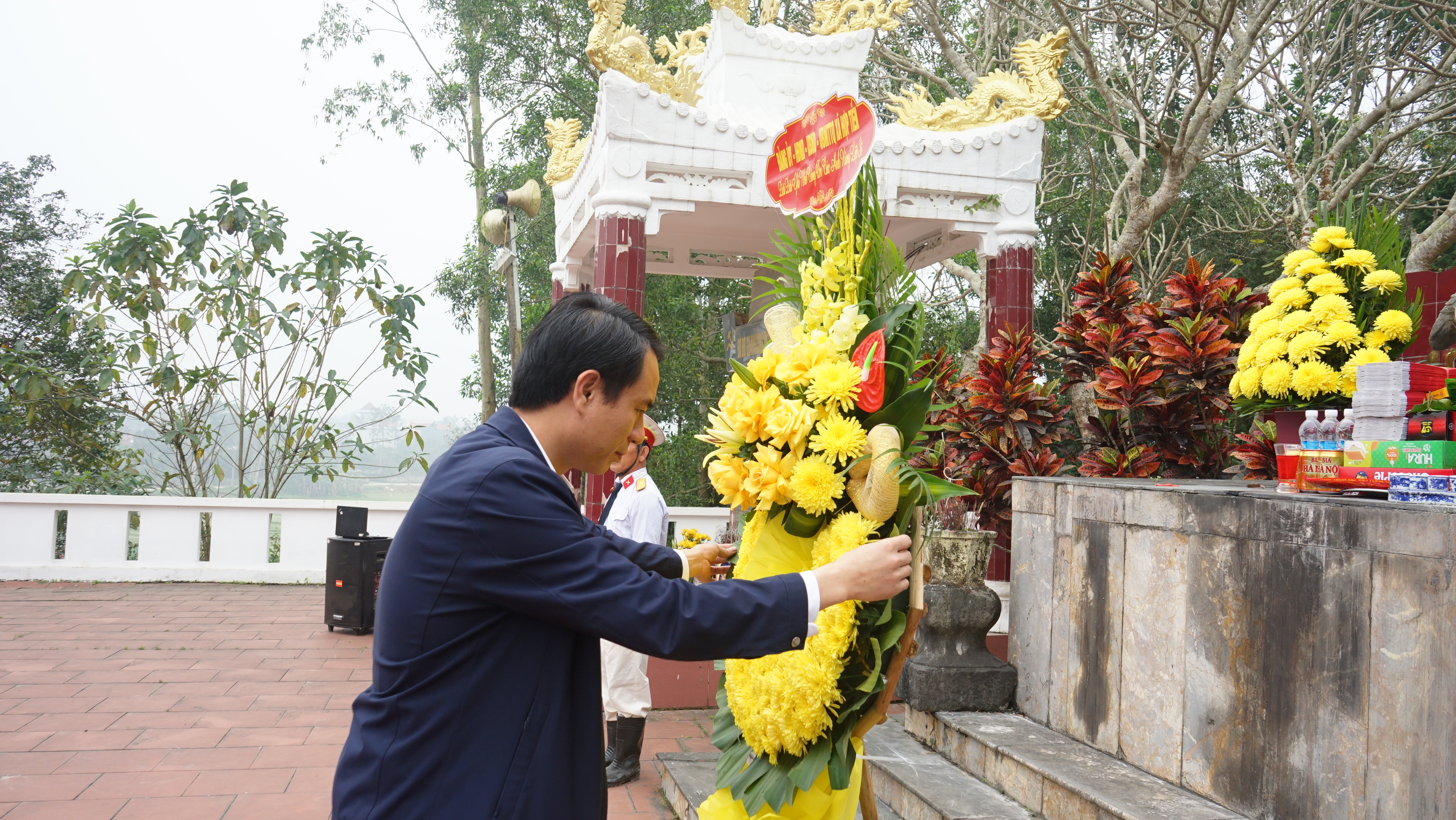 Anh-tin-bai
