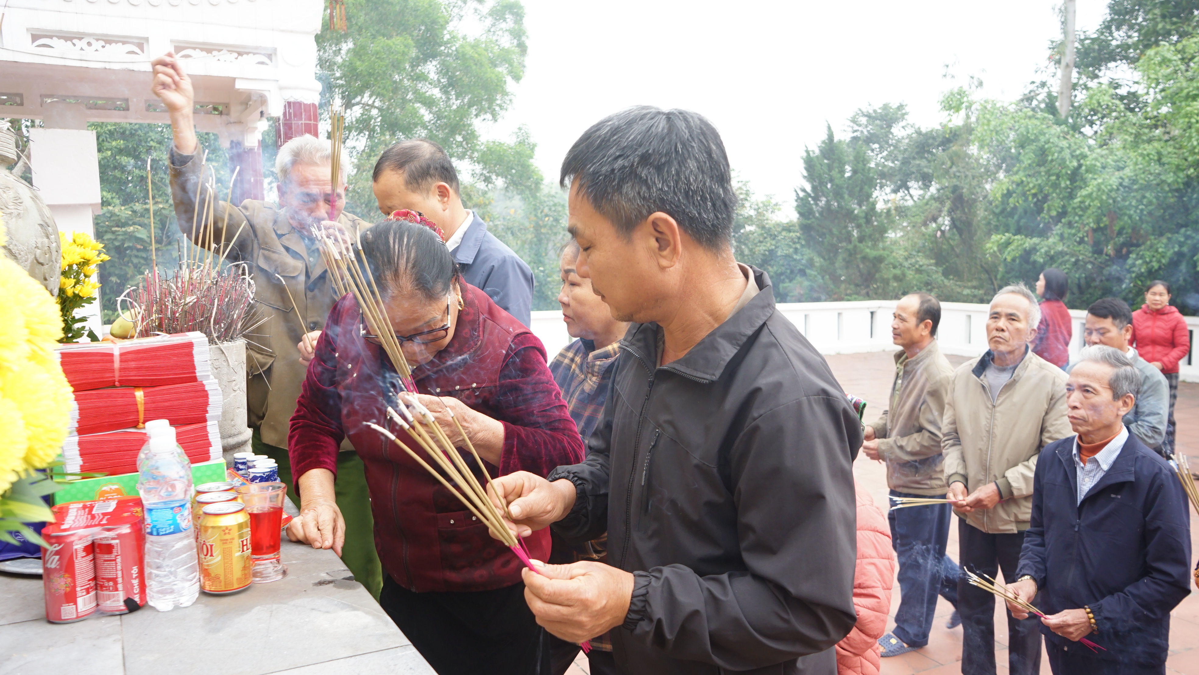 Anh-tin-bai