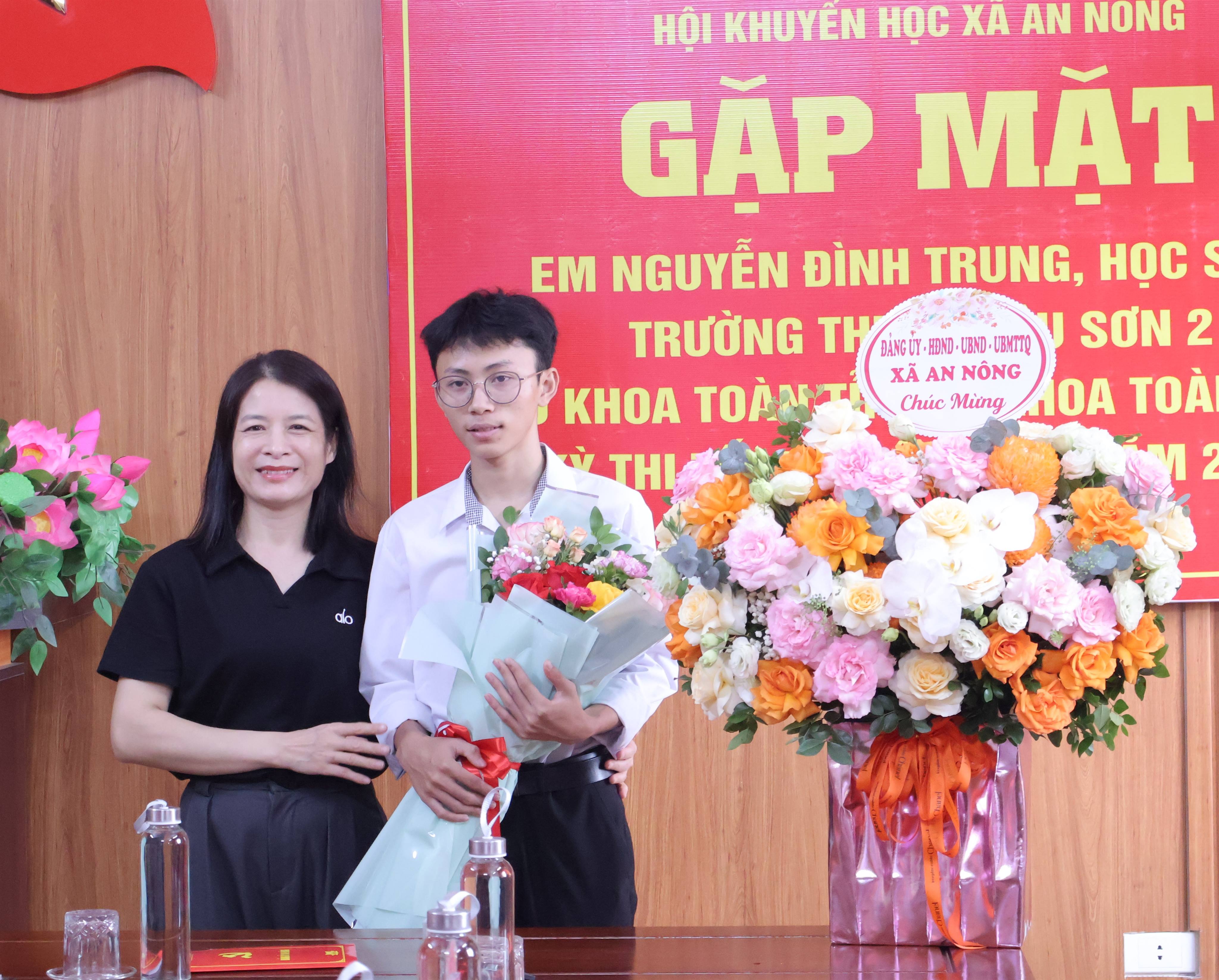Anh-tin-bai