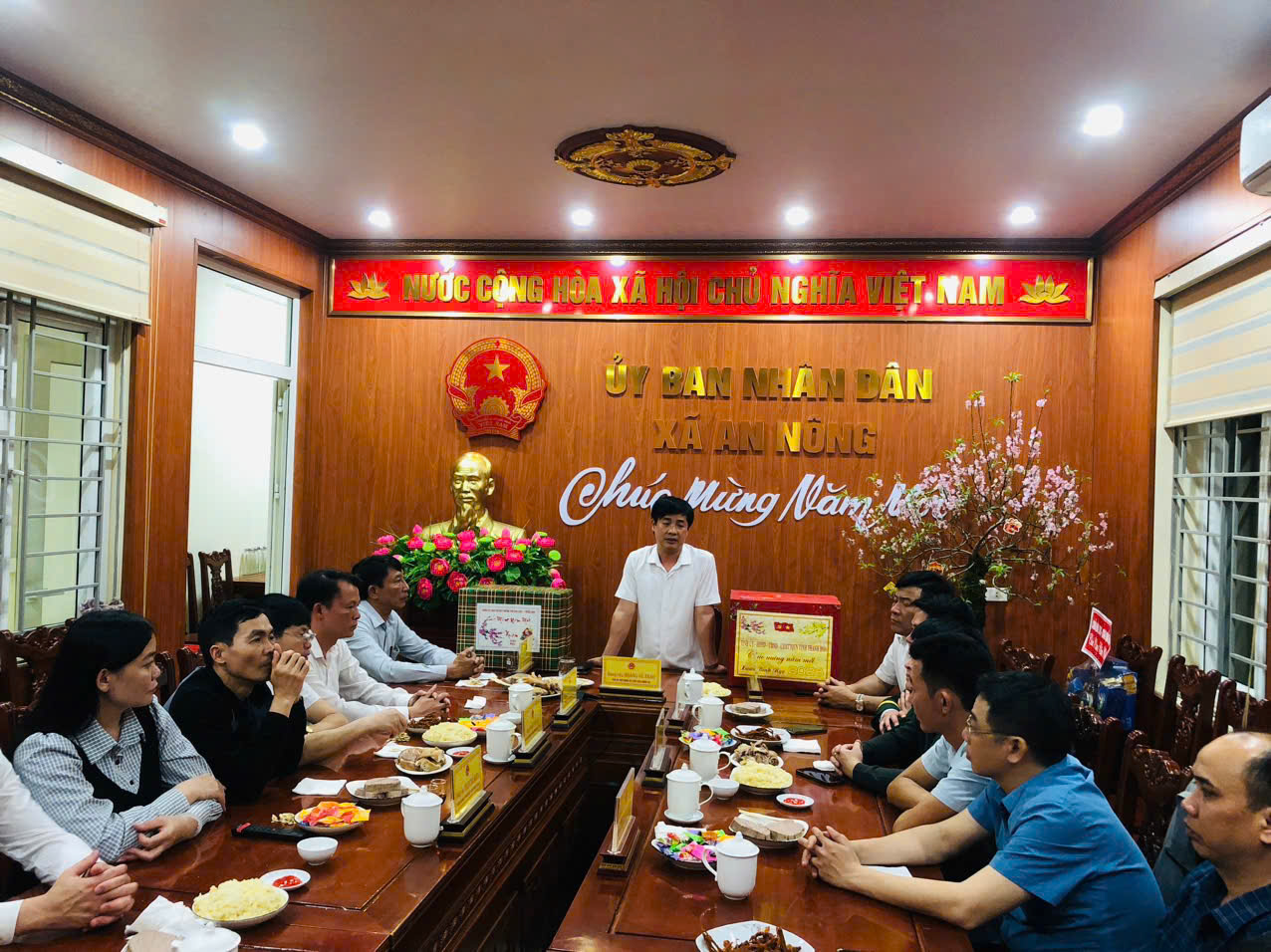 Anh-tin-bai