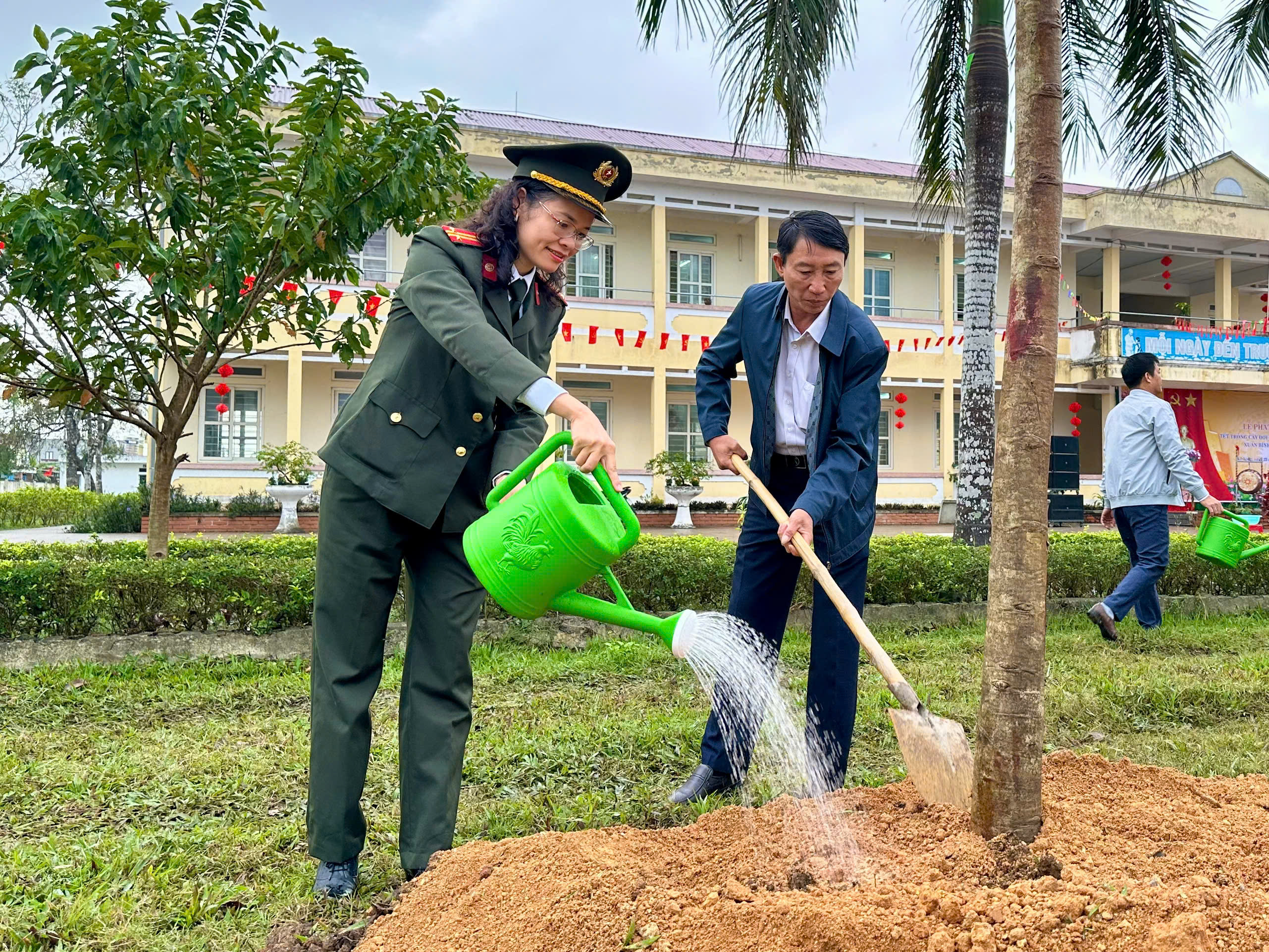 Anh-tin-bai