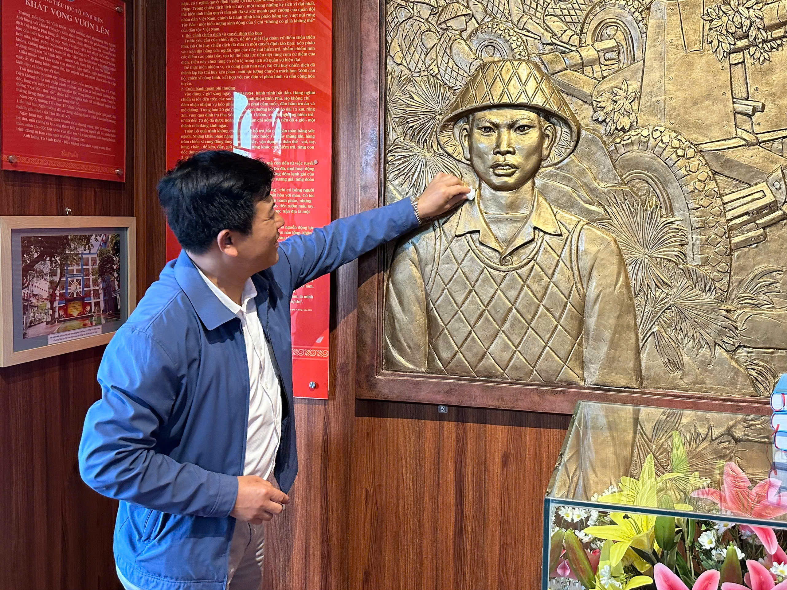 Anh-tin-bai
