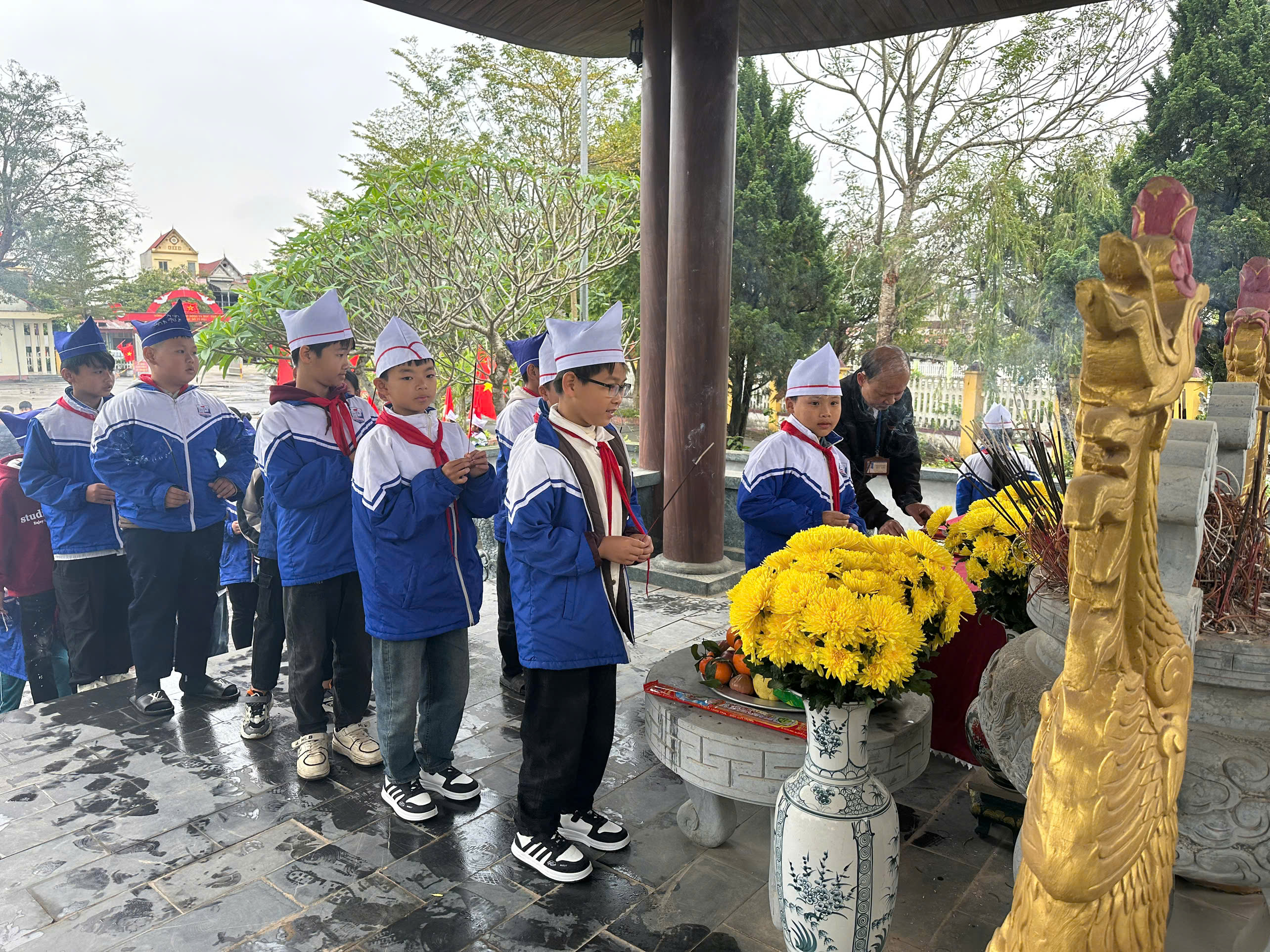 Anh-tin-bai