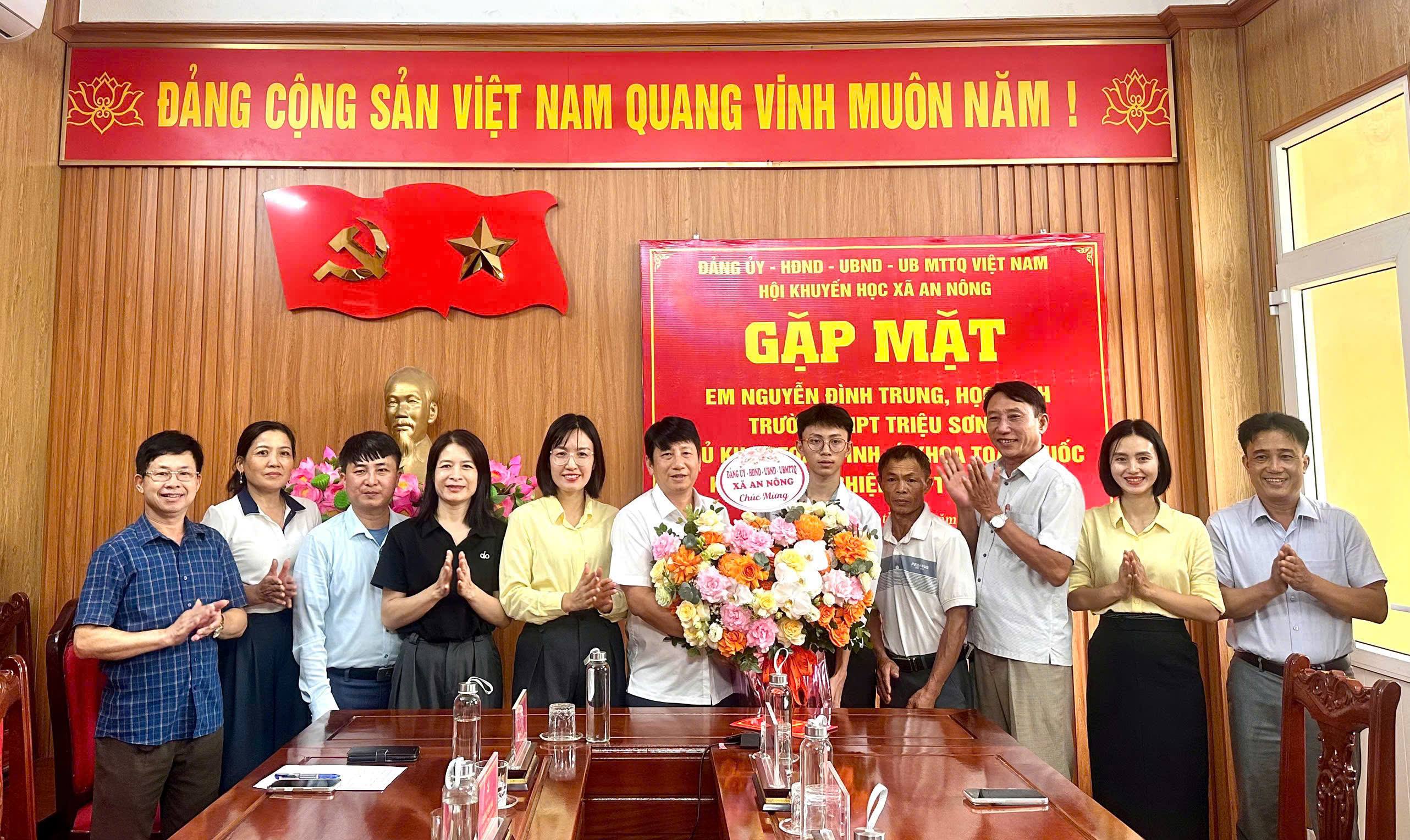 Anh-tin-bai