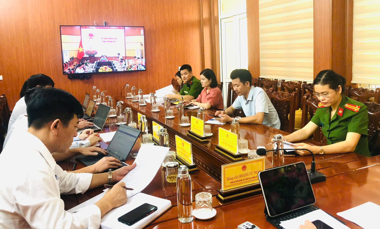 XÃ AN NÔNG THAM DỰ HỘI NGHỊ TRỰC TUYẾN TOÀN TỈNH VỀ CHIẾN DỊCH LÀM GIÀU, LÀM SẠCH CƠ SỞ DỮ LIỆU QUỐC GIA VỀ ĐẤT ĐAI