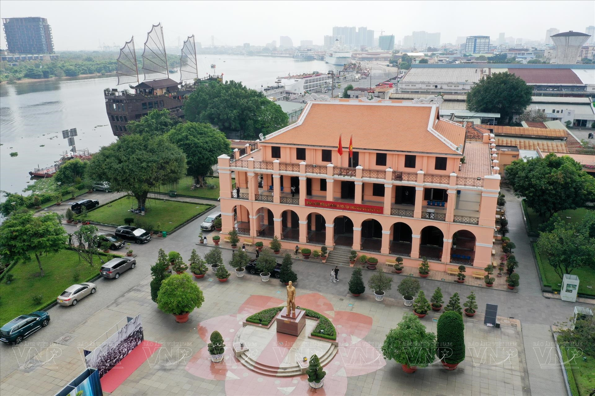 Anh-tin-bai