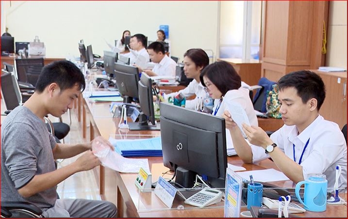 QUYẾT ĐỊNH VỀ VIỆC CÔNG BỐ DANH MỤC 01 NHÓM THỦ TỤC HÀNH CHÍNH LIÊN THÔNG ĐIỆN TỬ GỒM: ĐĂNG KÝ THÀNH LẬP HỘ KINH DOANH - CẤP GIẤY CHỨNG NHẬN ĐỦ ĐIỀU KIỆN VỀ AN NINH, TRẬT TỰ - CẤP GIẤY PHÉP ĐỦ ĐIỀU KIỆN KINH DOANH DỊCH VỤ KARAOKE THUỘC THẨM QUYỀN GIẢI QUYẾT CỦA ỦY BAN NHÂN DÂN CẤP XÃ TỈNH THANH HÓA
