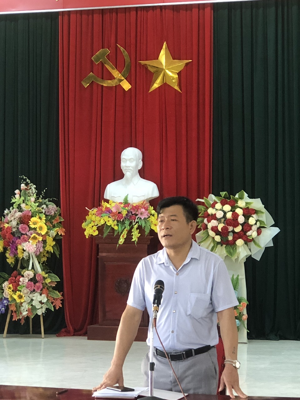 Anh-tin-bai
