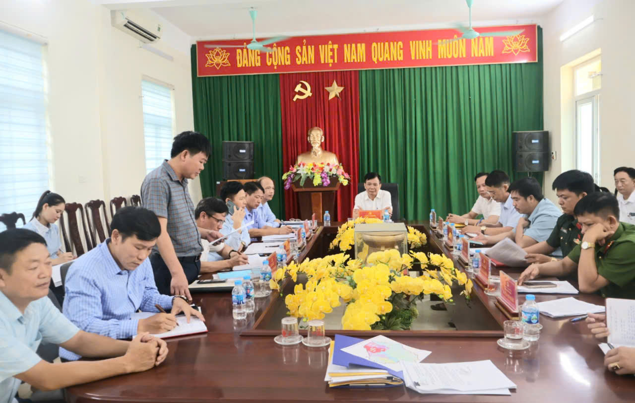 HỘI NGHỊ BAN CHẤP HÀNH ĐẢNG BỘ XÃ THÔNG QUA ĐỀ ÁN SẮP XẾP THÔN TRÊN ĐỊA BÀN XÃ ĐỒNG TIẾN
