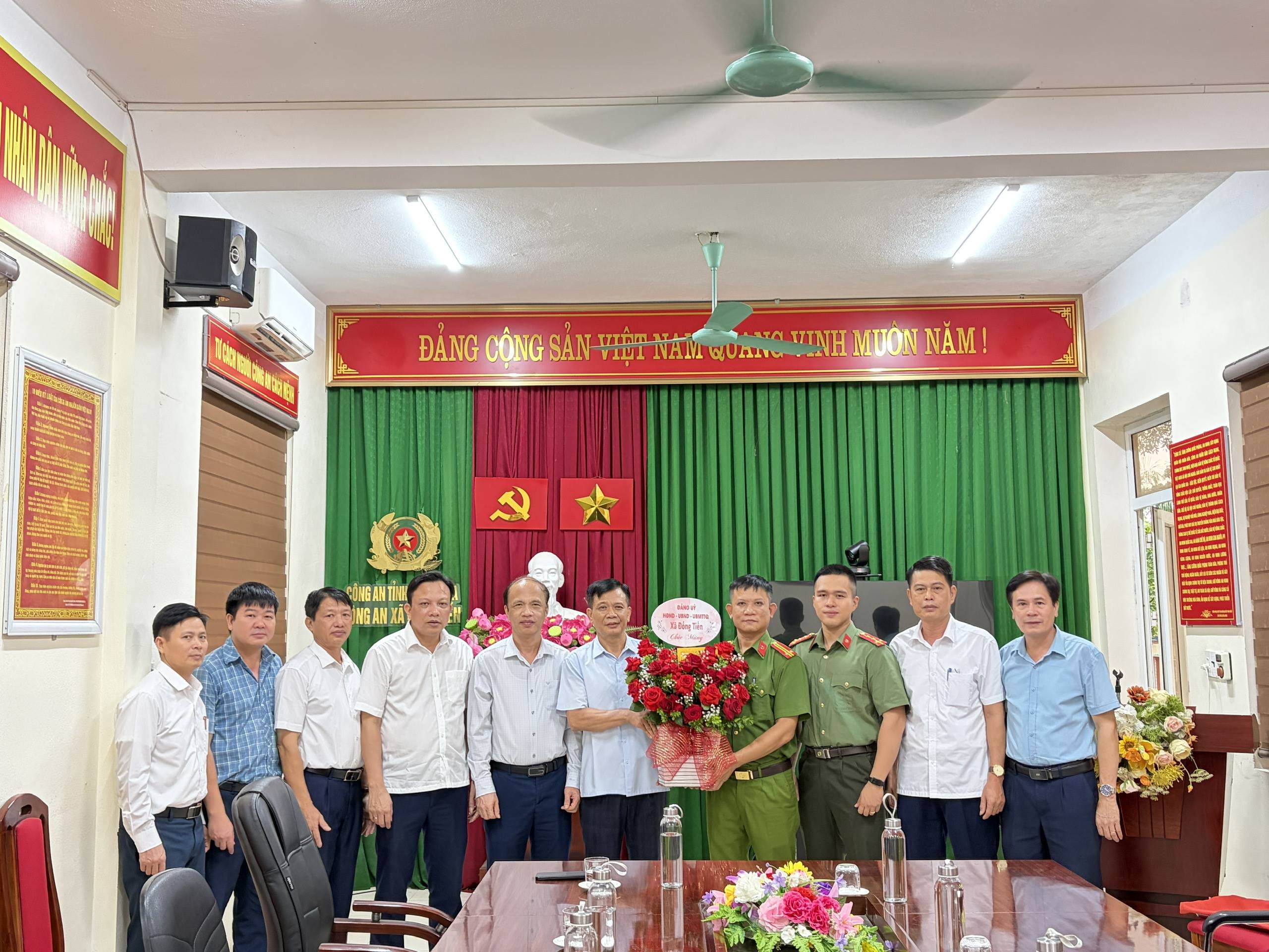 Anh-tin-bai