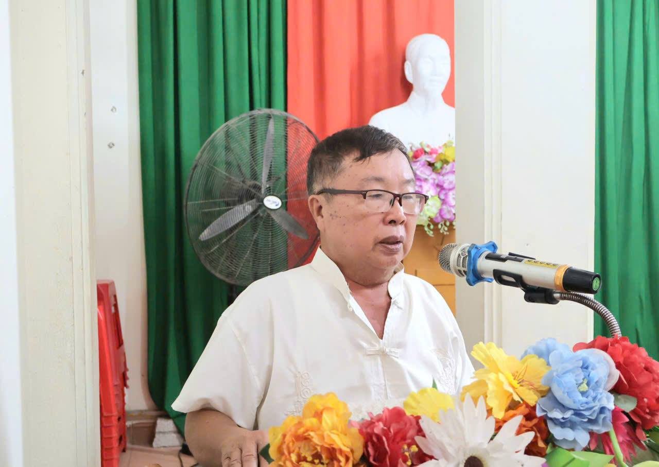 Anh-tin-bai