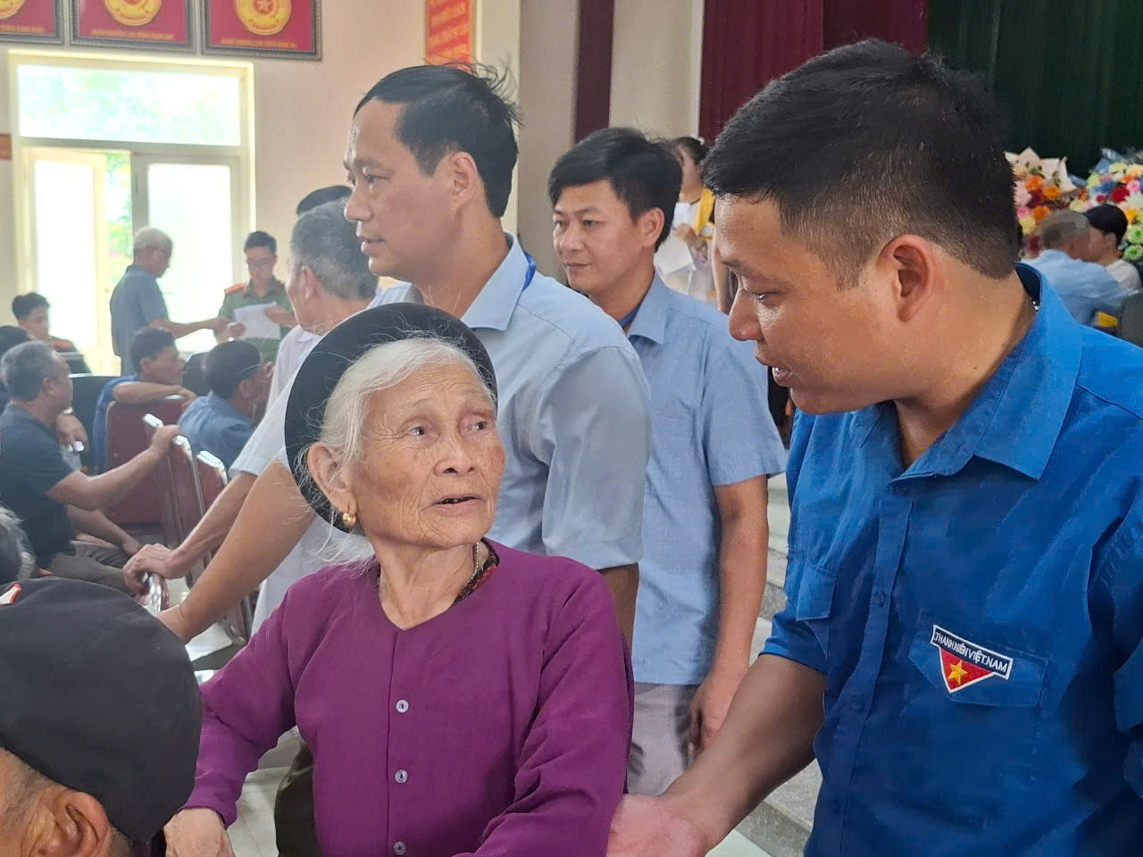 Anh-tin-bai