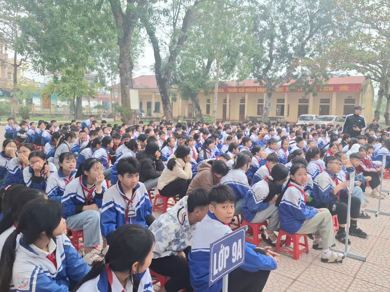 Anh-tin-bai