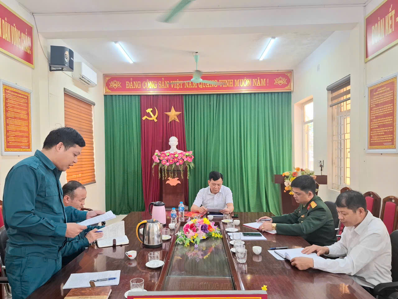 Anh-tin-bai