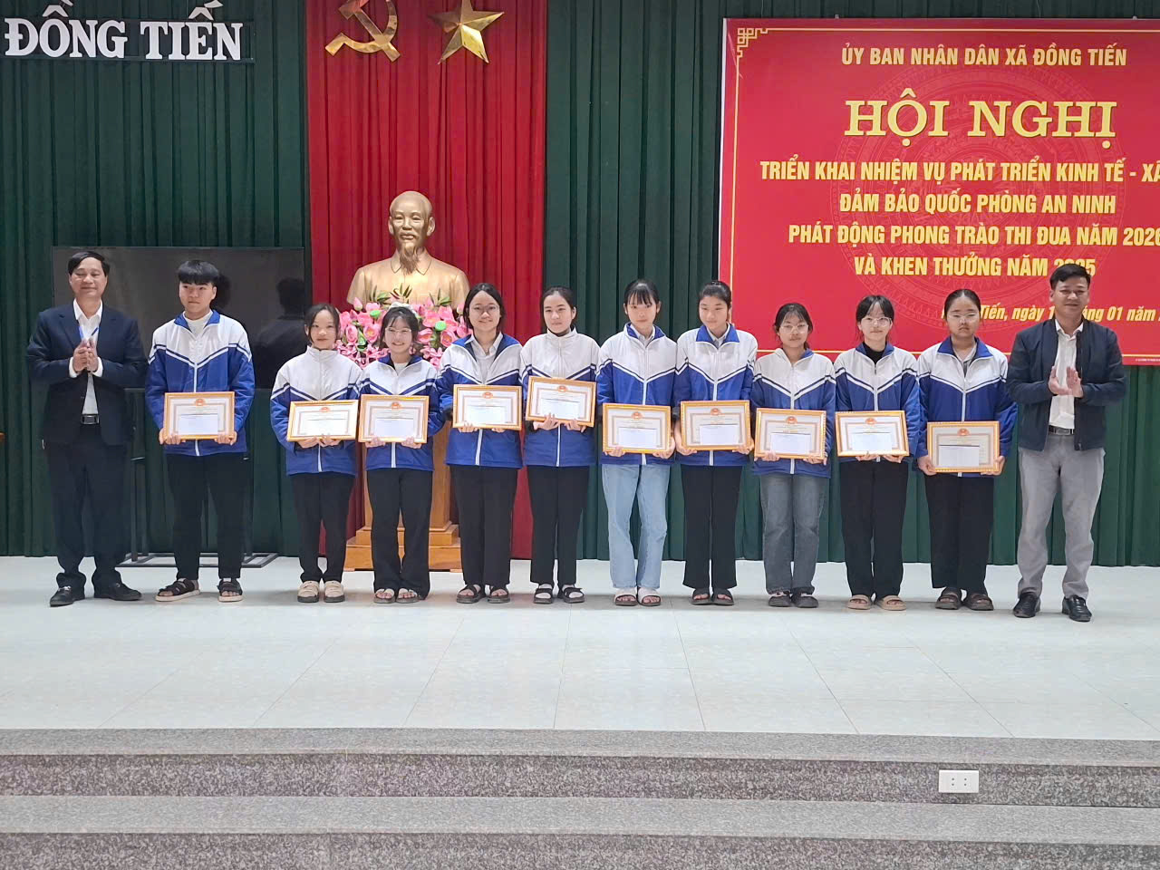 Anh-tin-bai