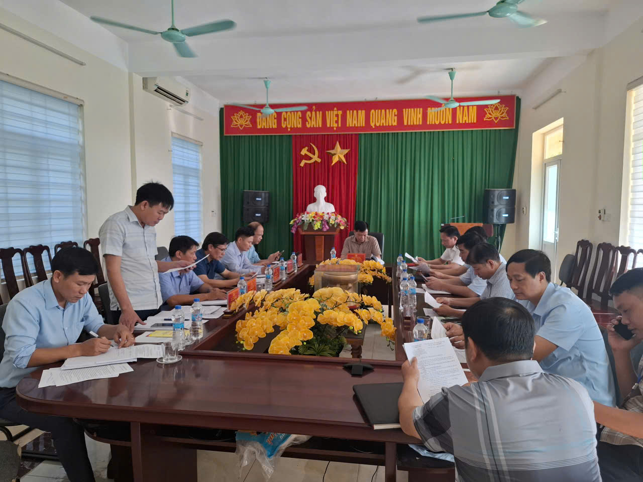 Anh-tin-bai
