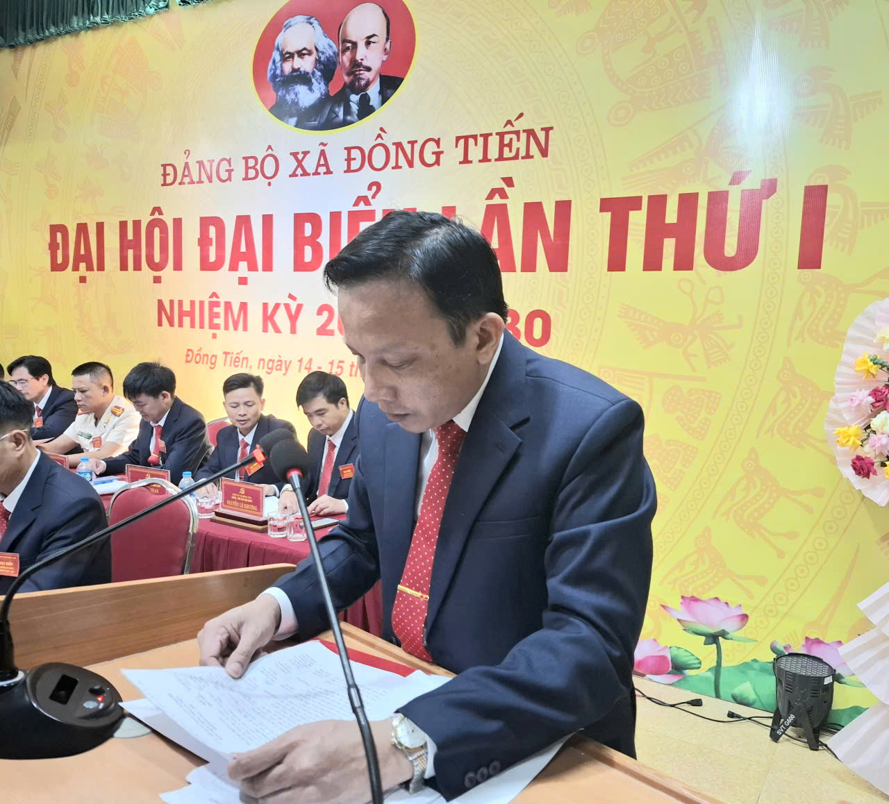 Anh-tin-bai
