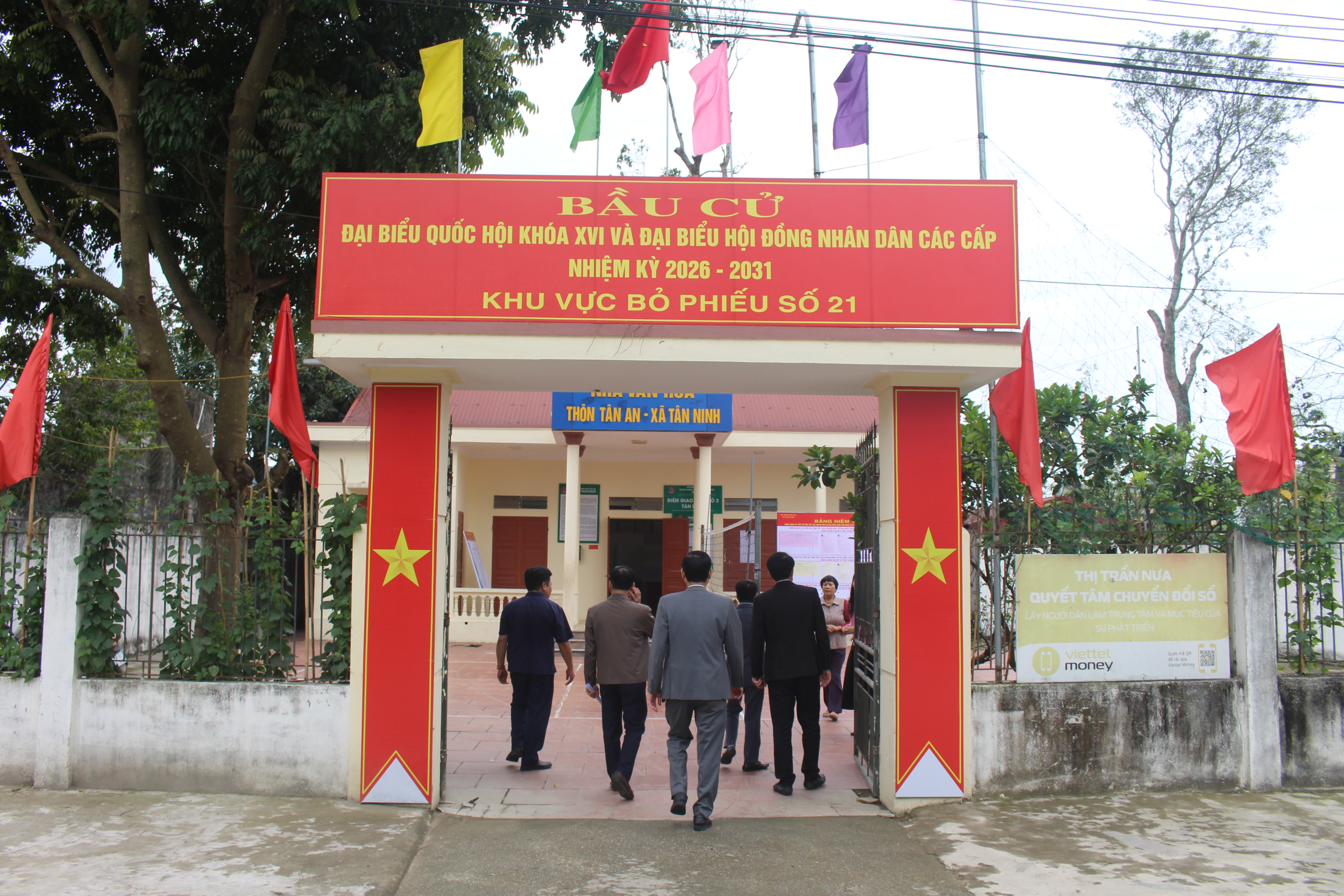 Anh-tin-bai