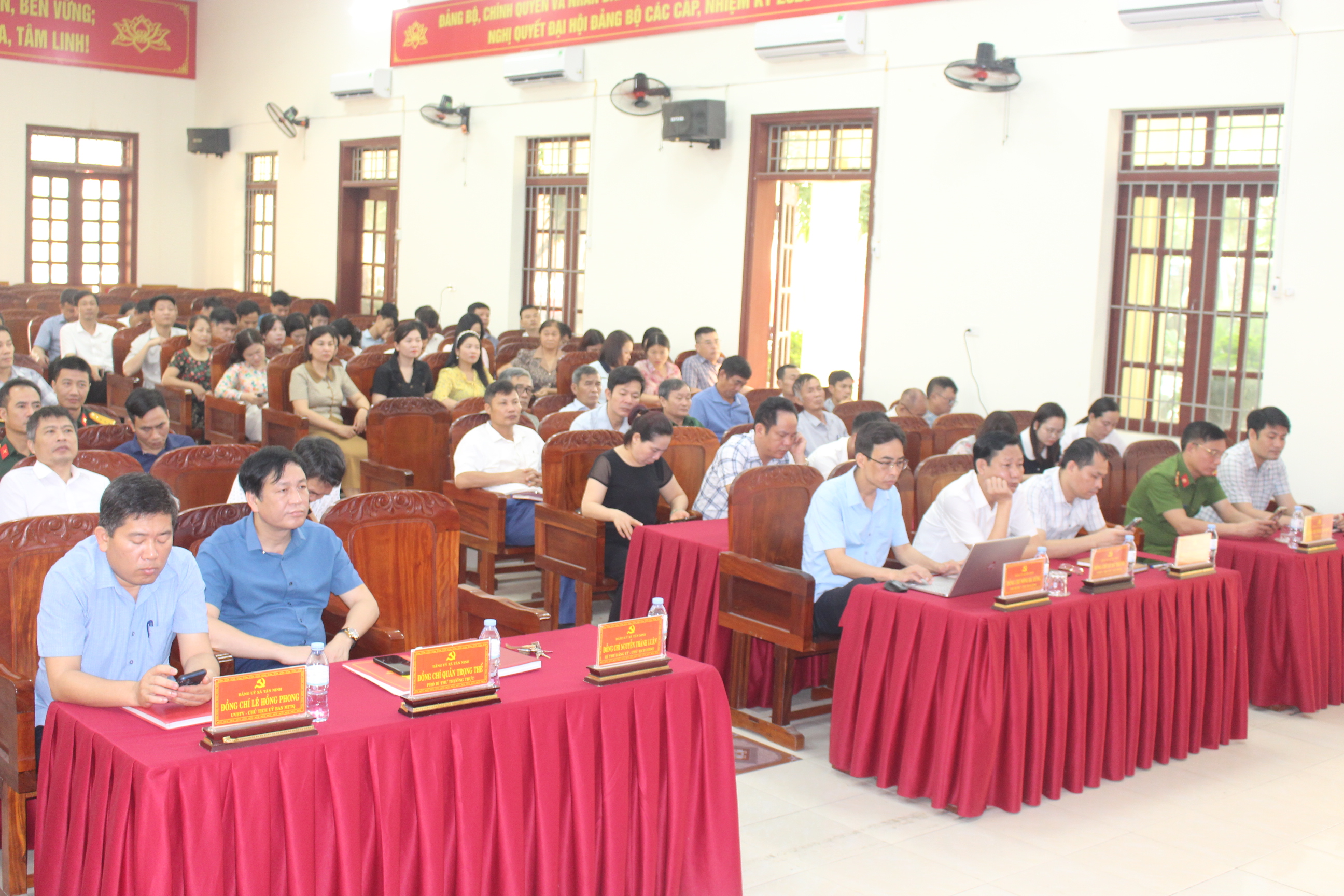 Xã Tân Ninh tham dự hội nghị trực tuyến toàn quốc học tập, quán triệt Nghị quyết Trung ương khóa XIV
