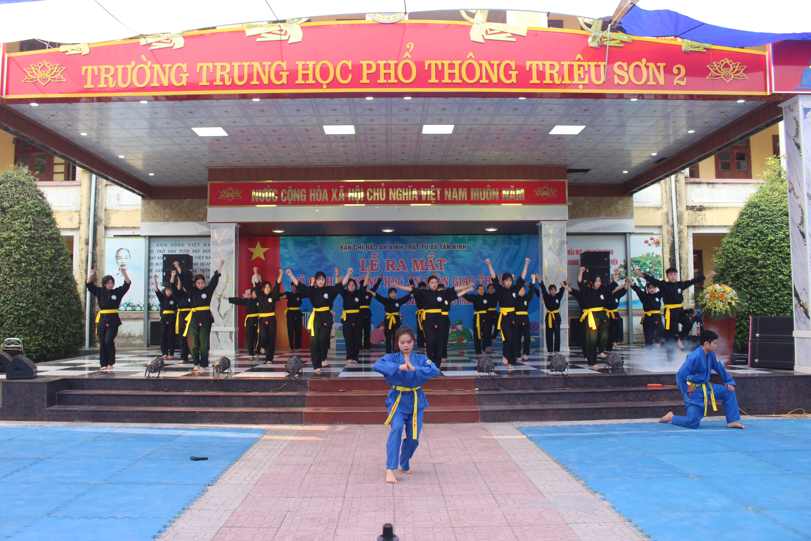 Anh-tin-bai