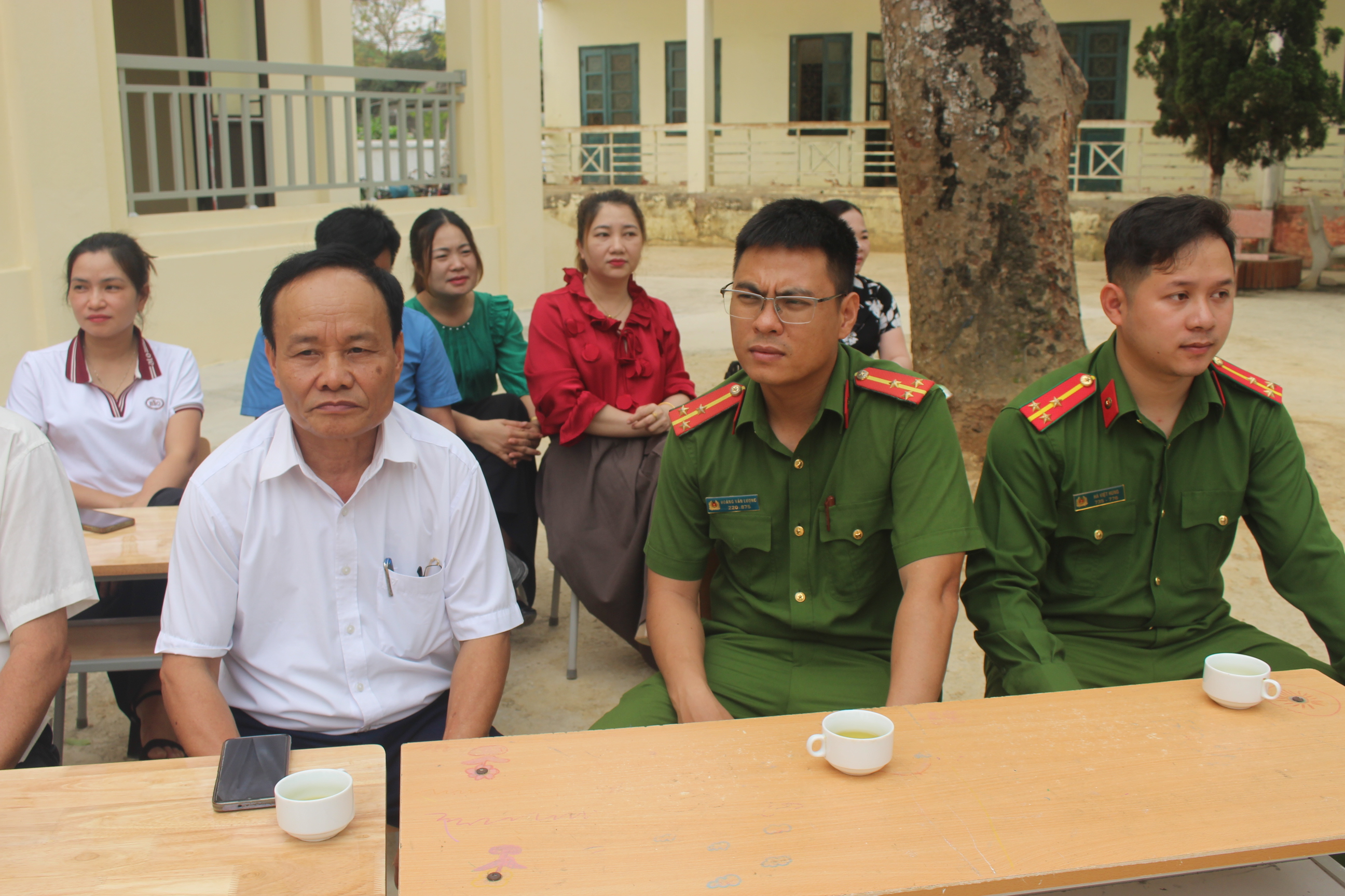Anh-tin-bai