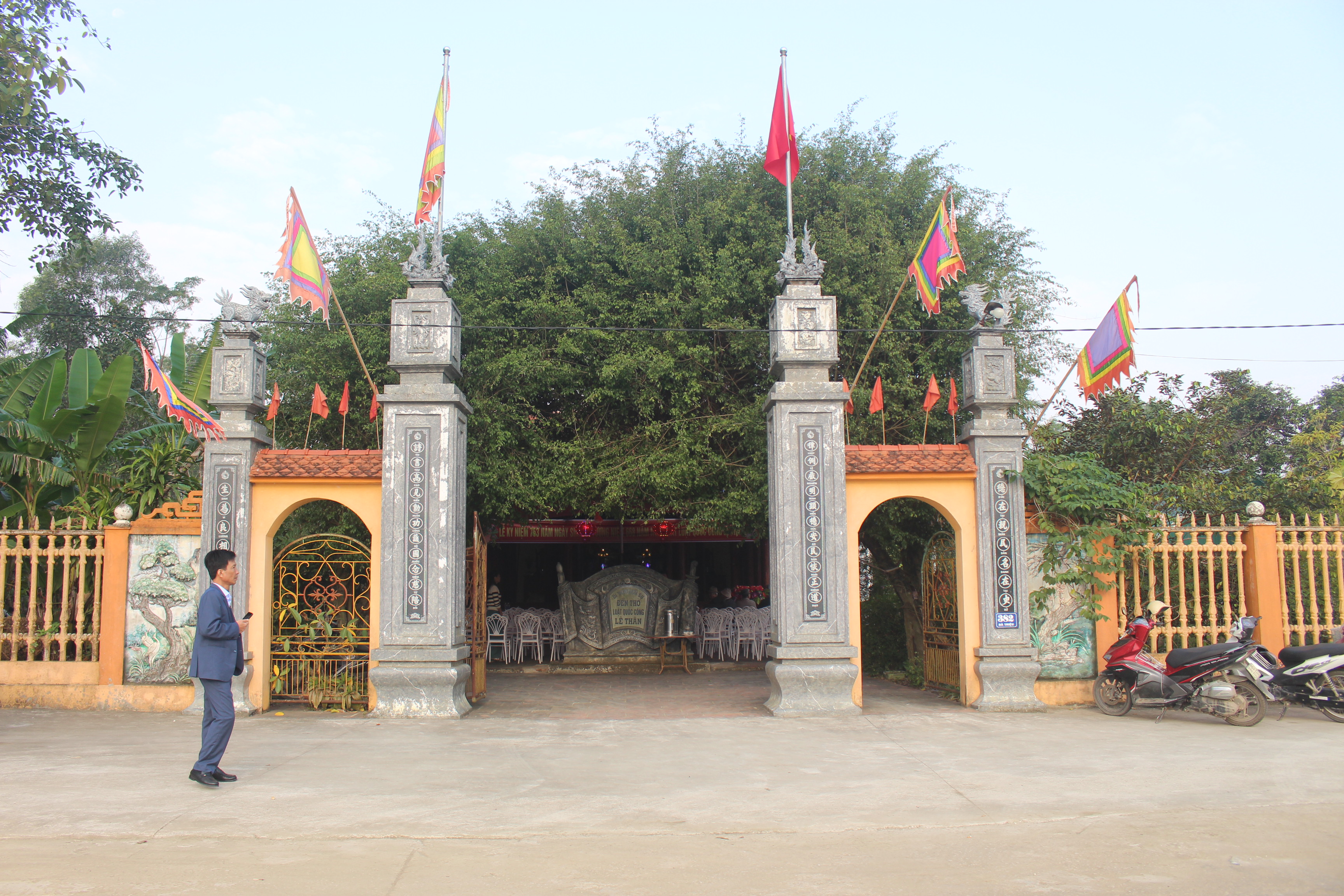 Anh-tin-bai