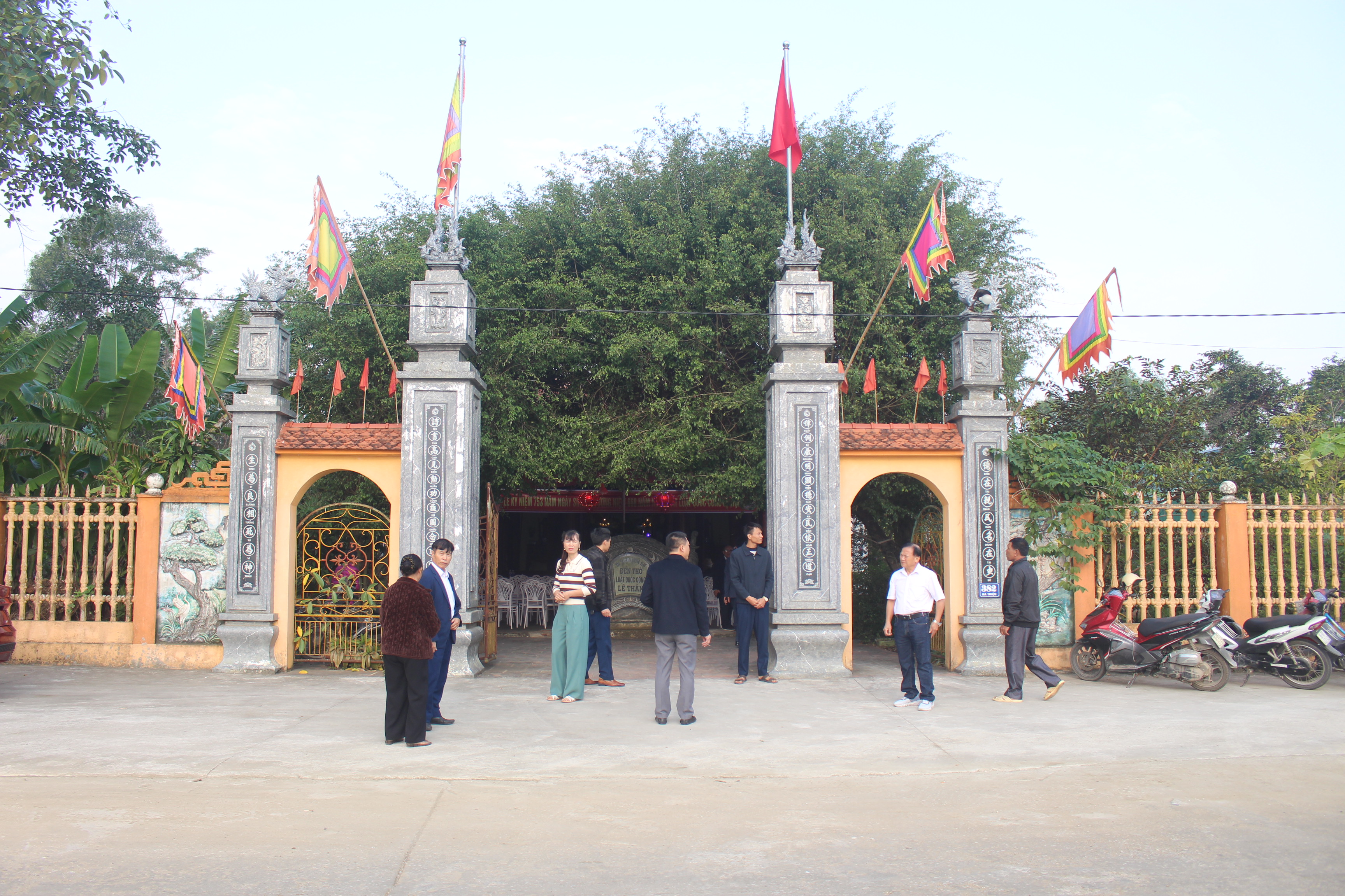 Anh-tin-bai