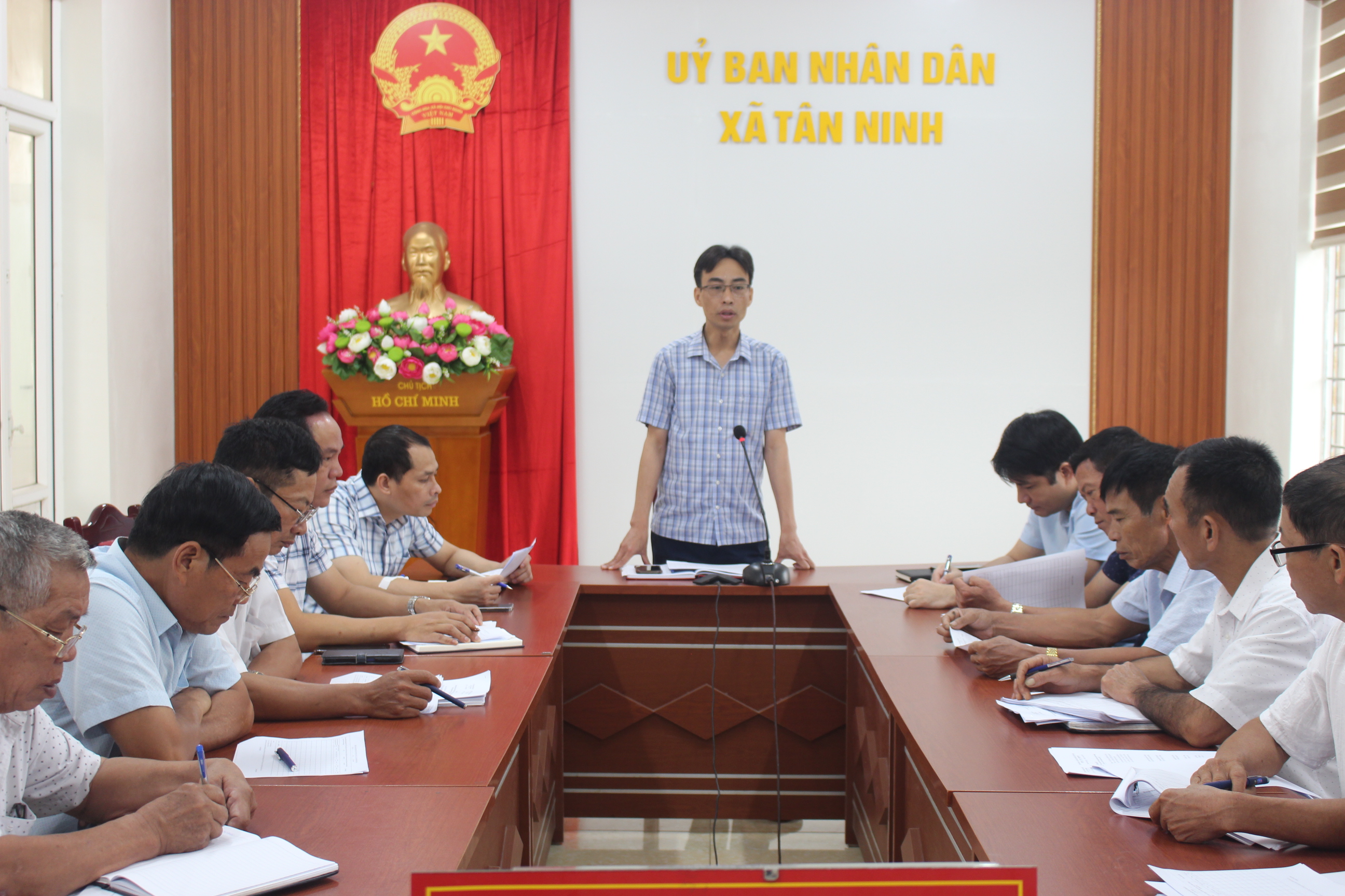 Anh-tin-bai