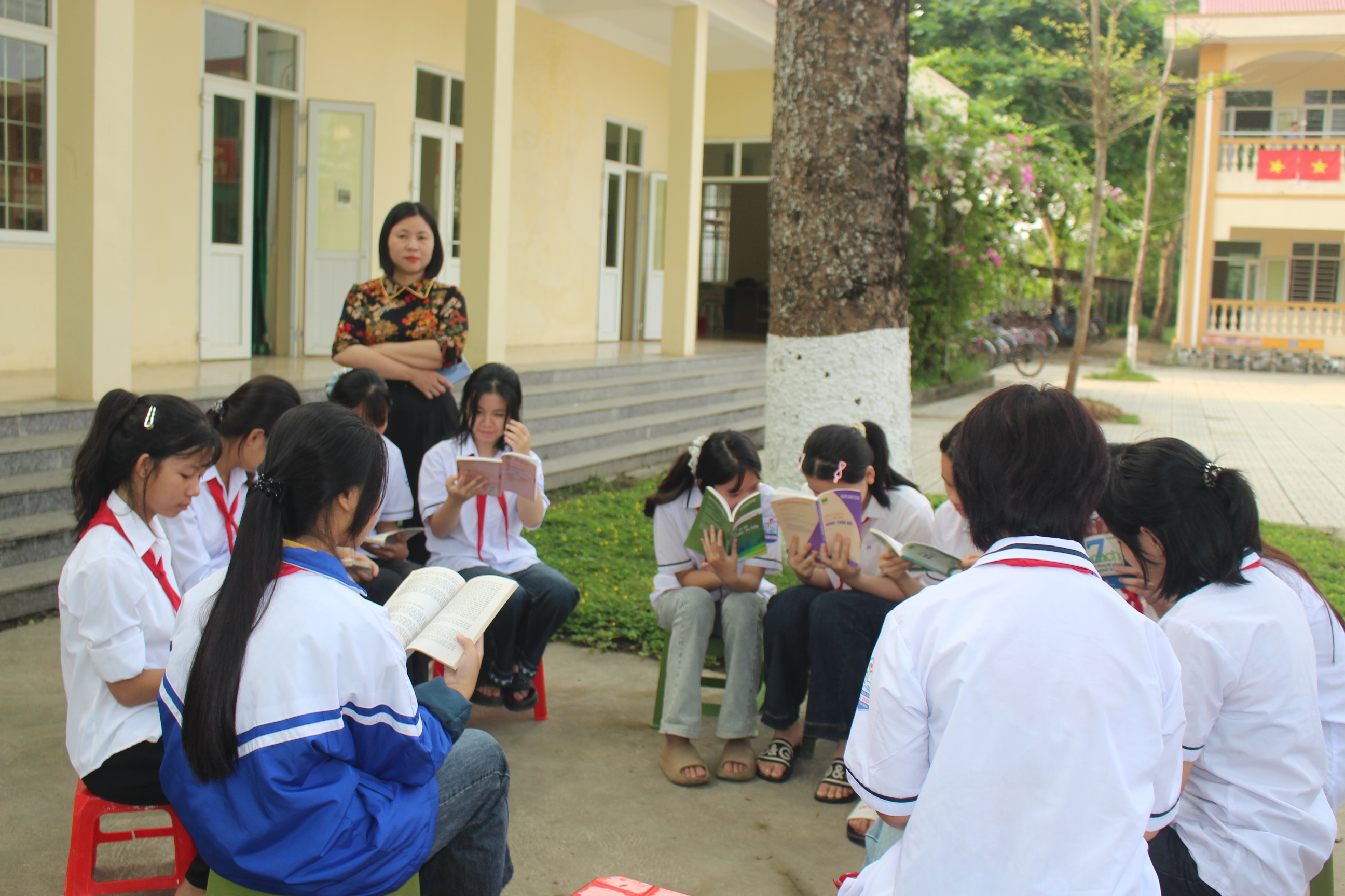 Anh-tin-bai