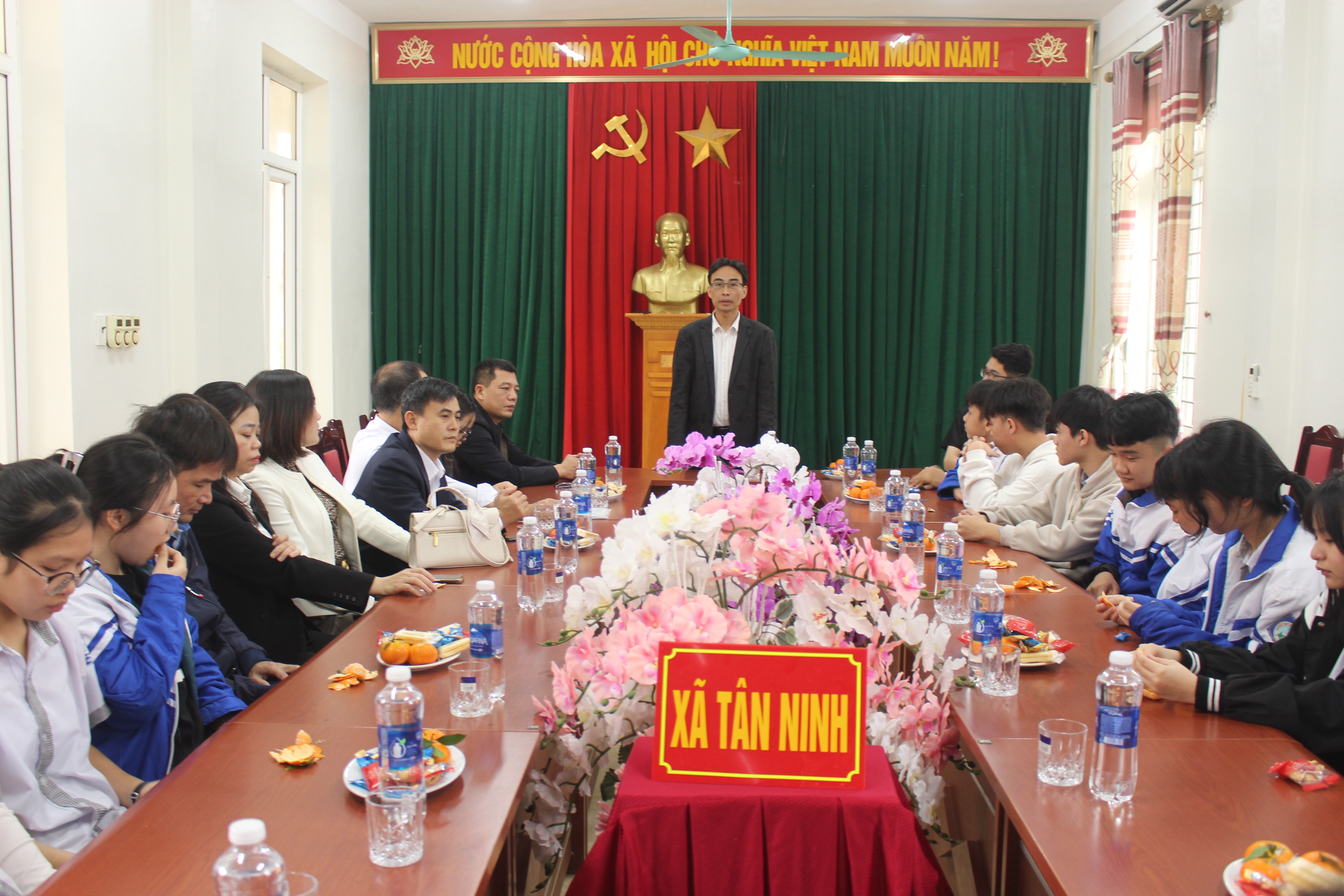 Anh-tin-bai