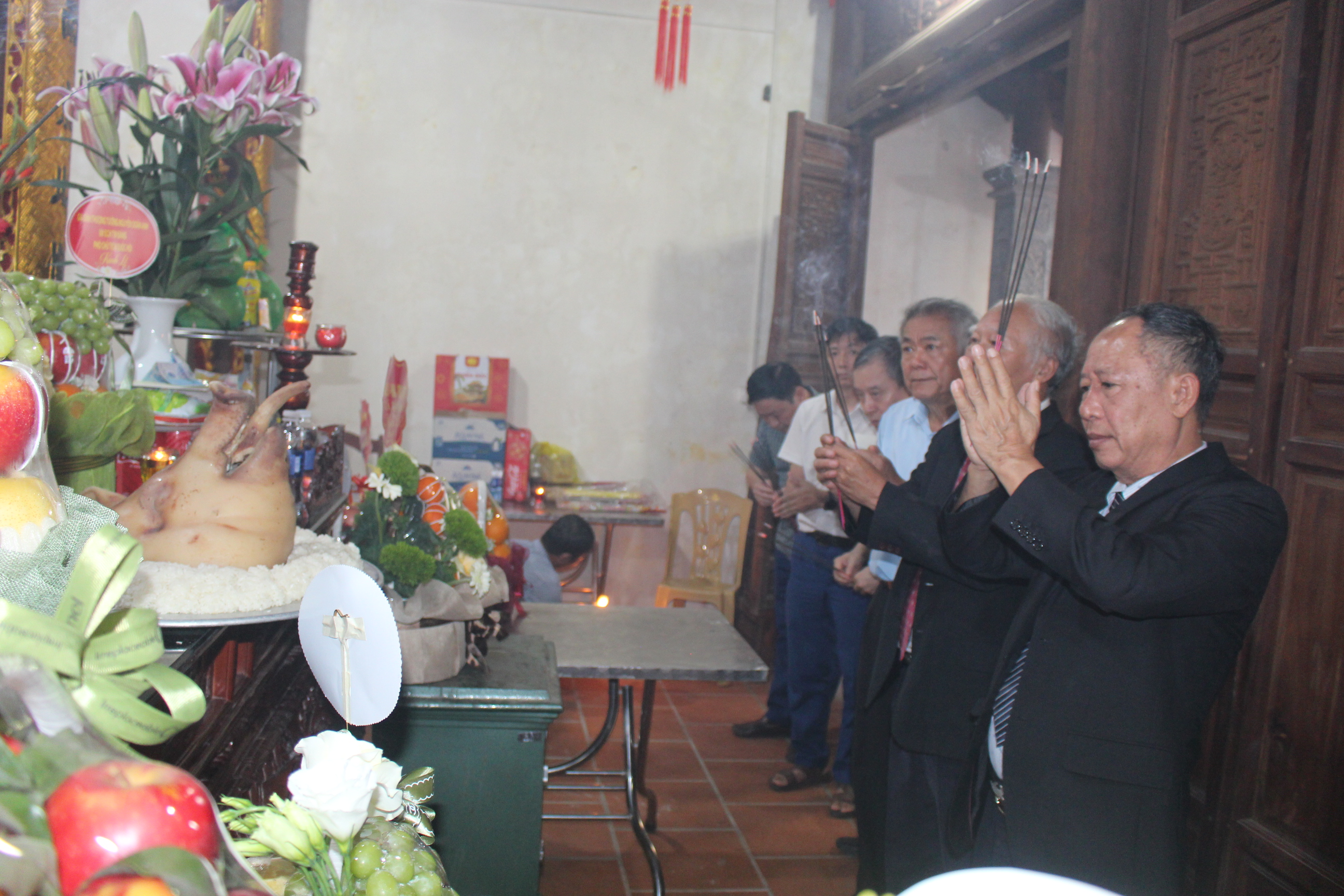 Anh-tin-bai