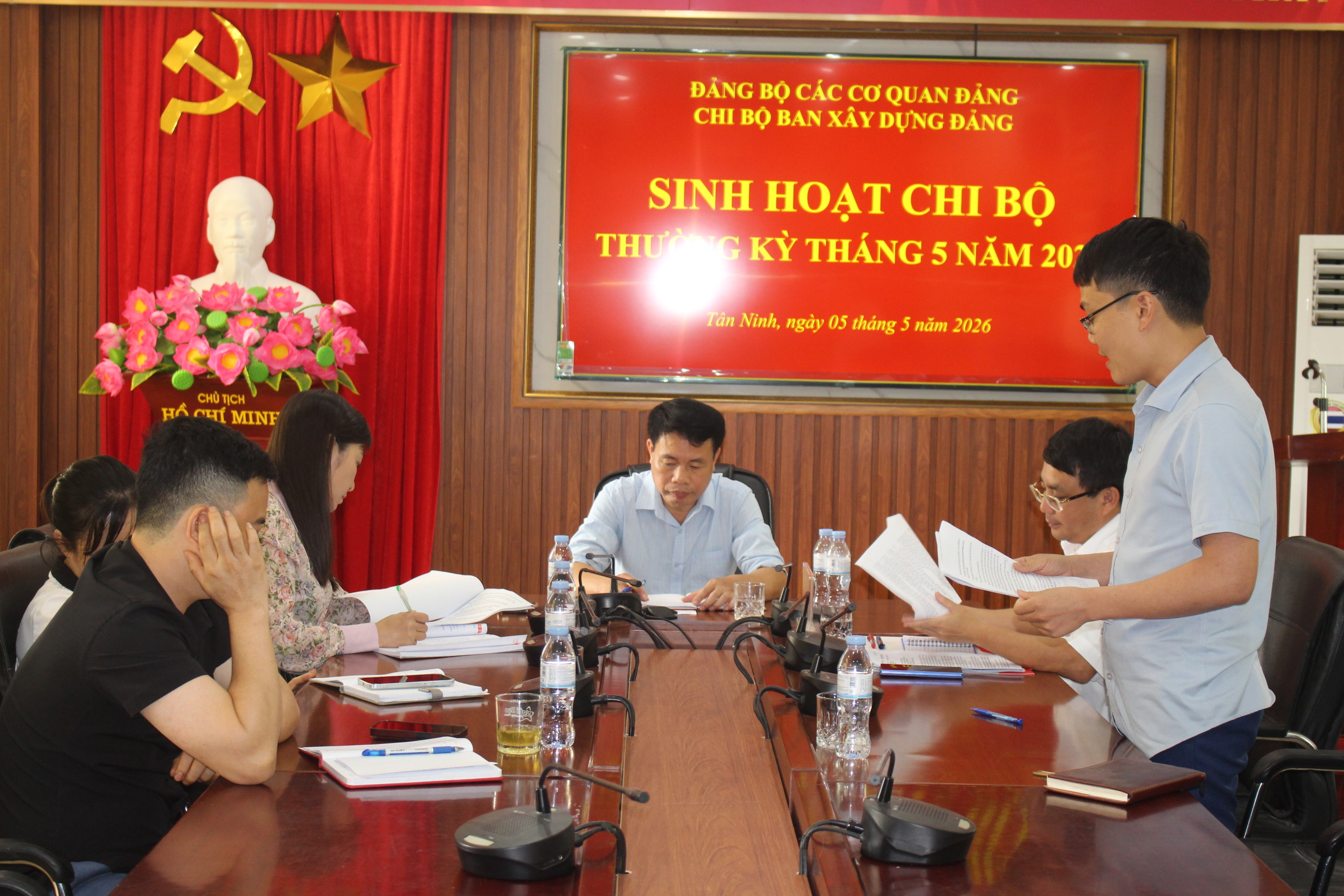 Anh-tin-bai