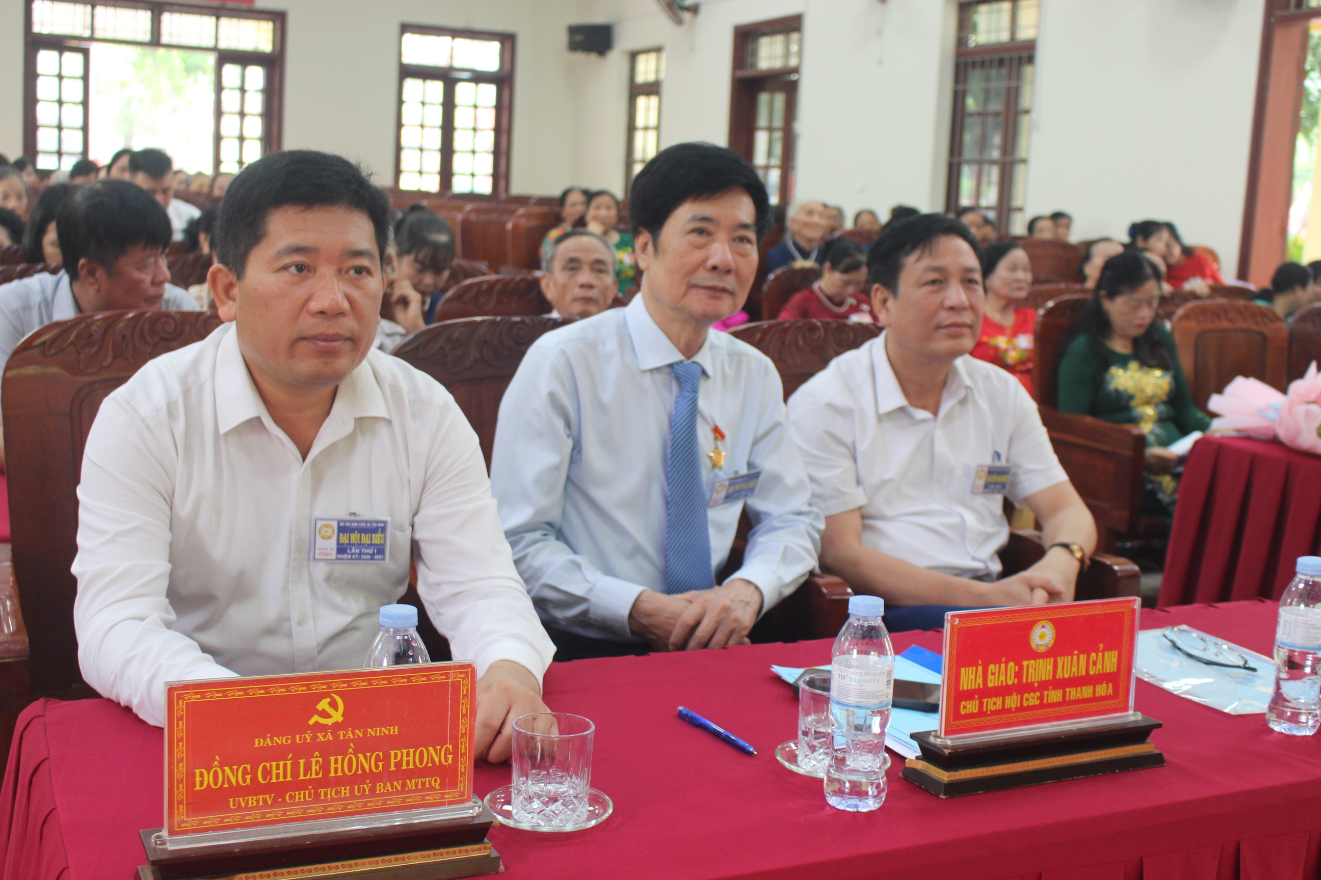 Anh-tin-bai