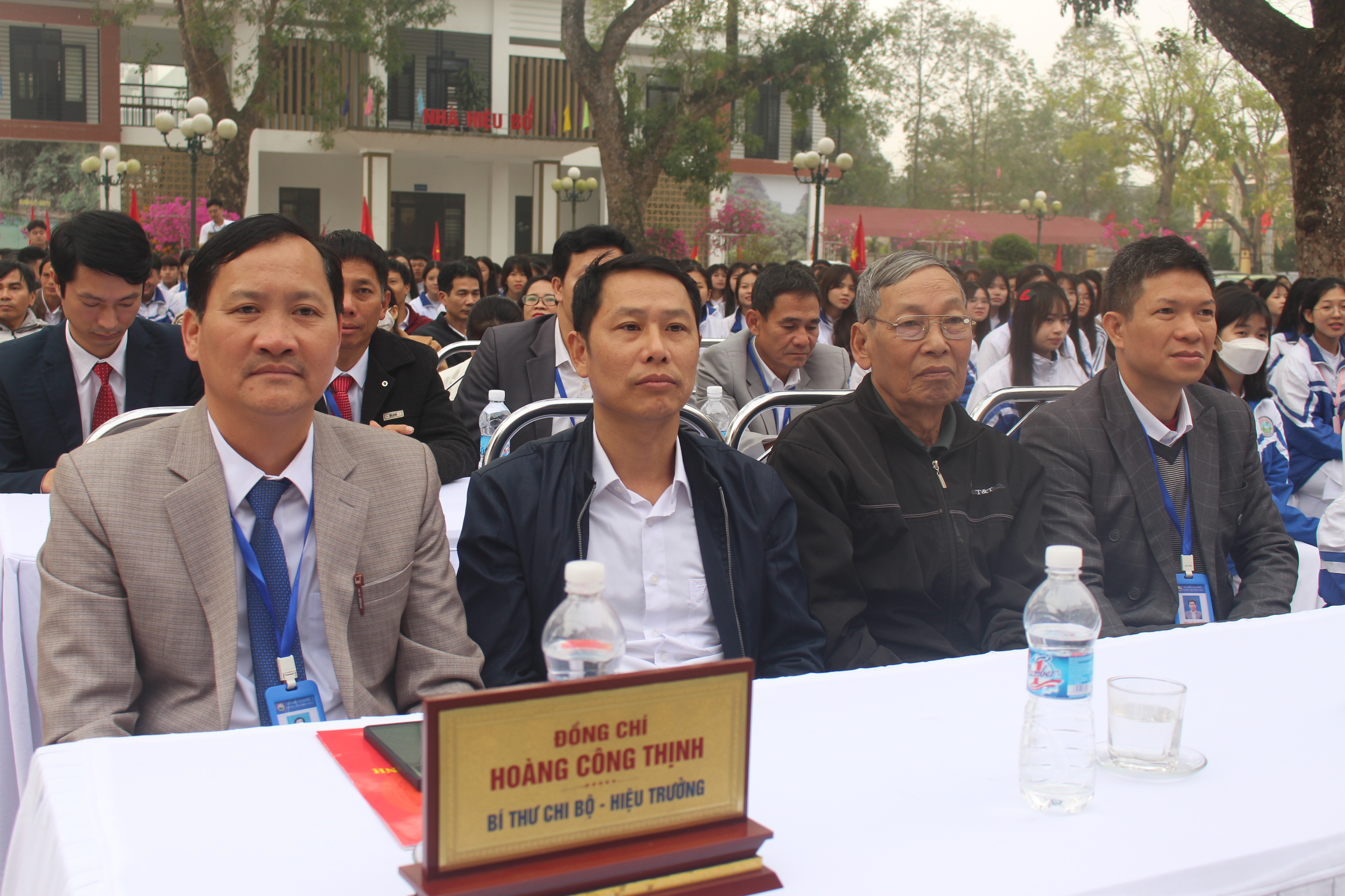 Anh-tin-bai
