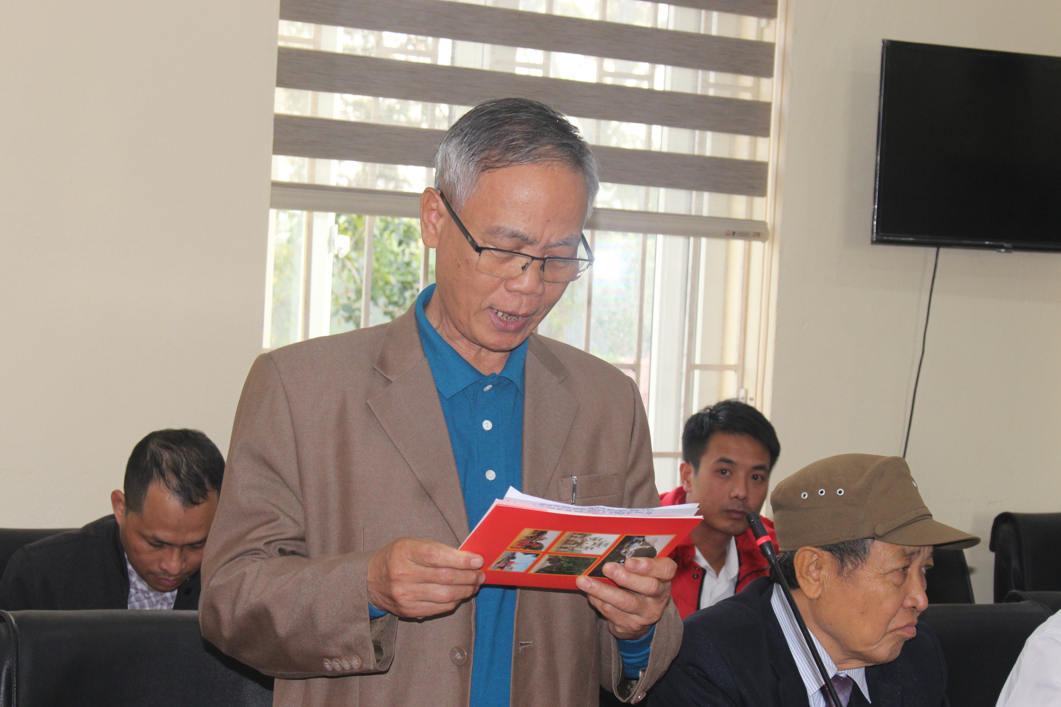 Anh-tin-bai