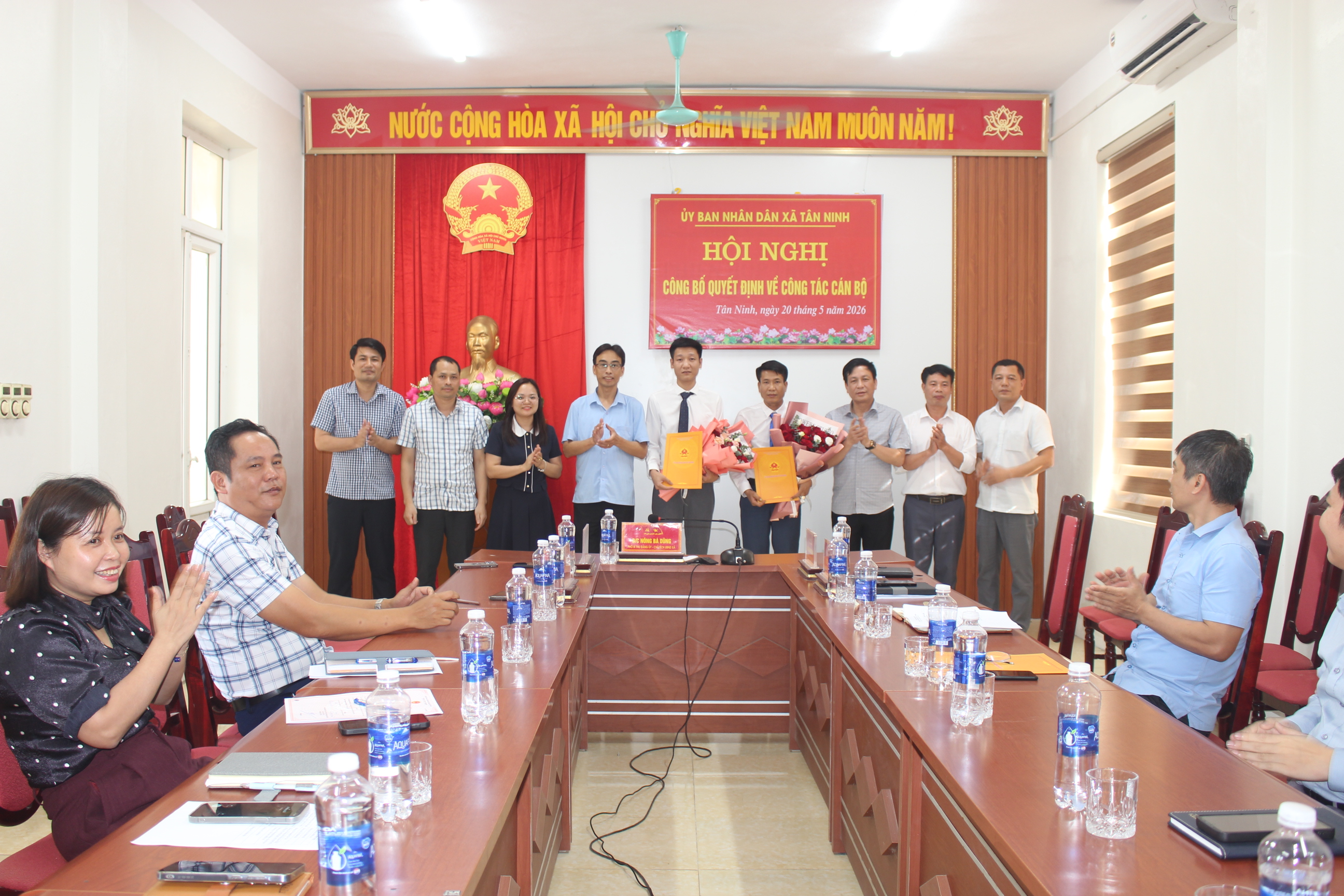 UBND xã Tân Ninh tổ chức hội nghị công bố và trao quyết định bổ nhiệm  Phó Giám đốc Trung tâm Cung ứng dịch vụ công