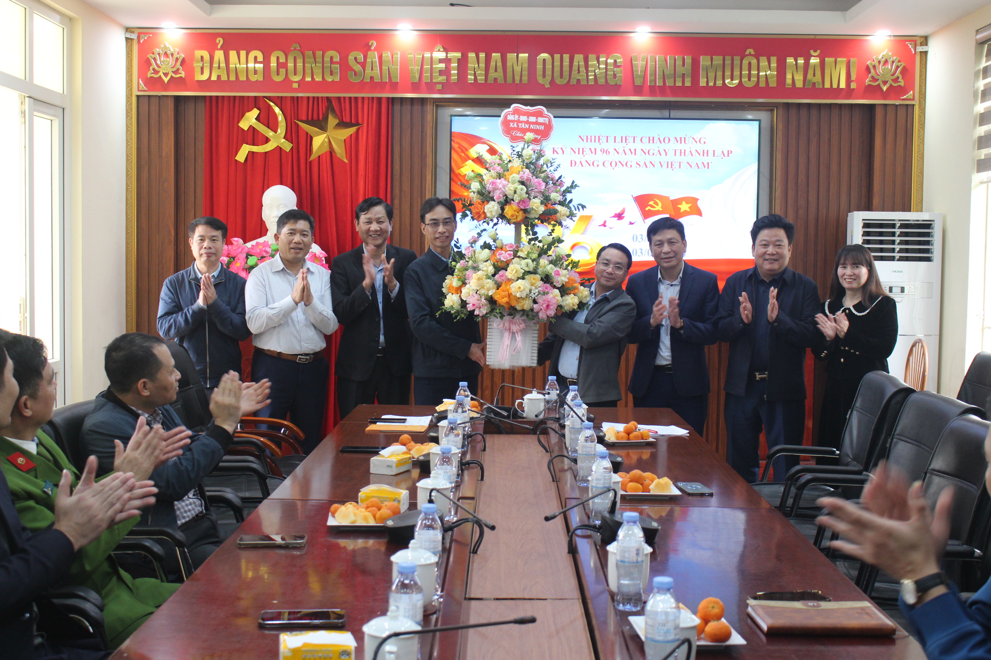 Anh-tin-bai