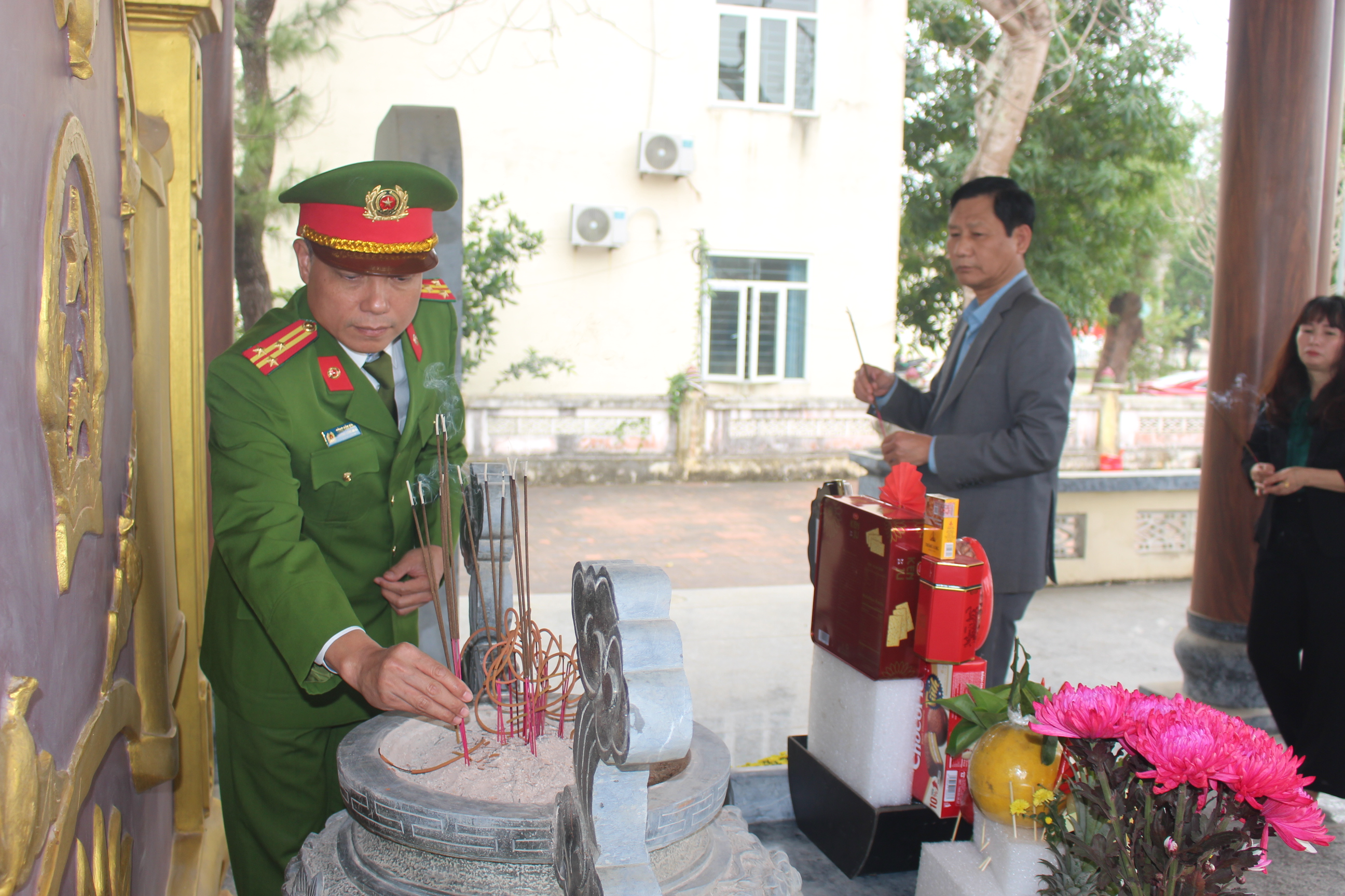 Anh-tin-bai