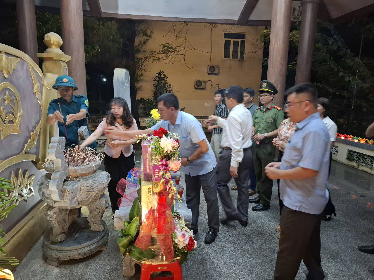 Anh-tin-bai