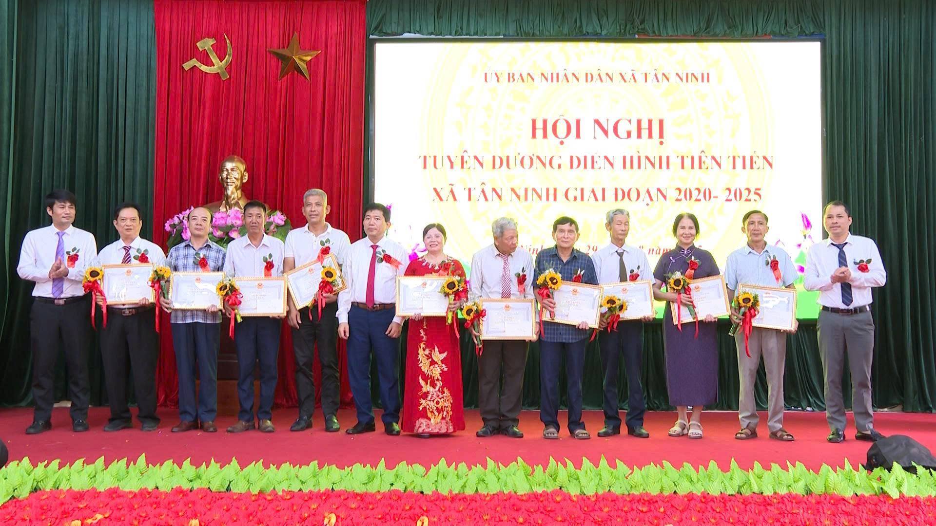 Anh-tin-bai