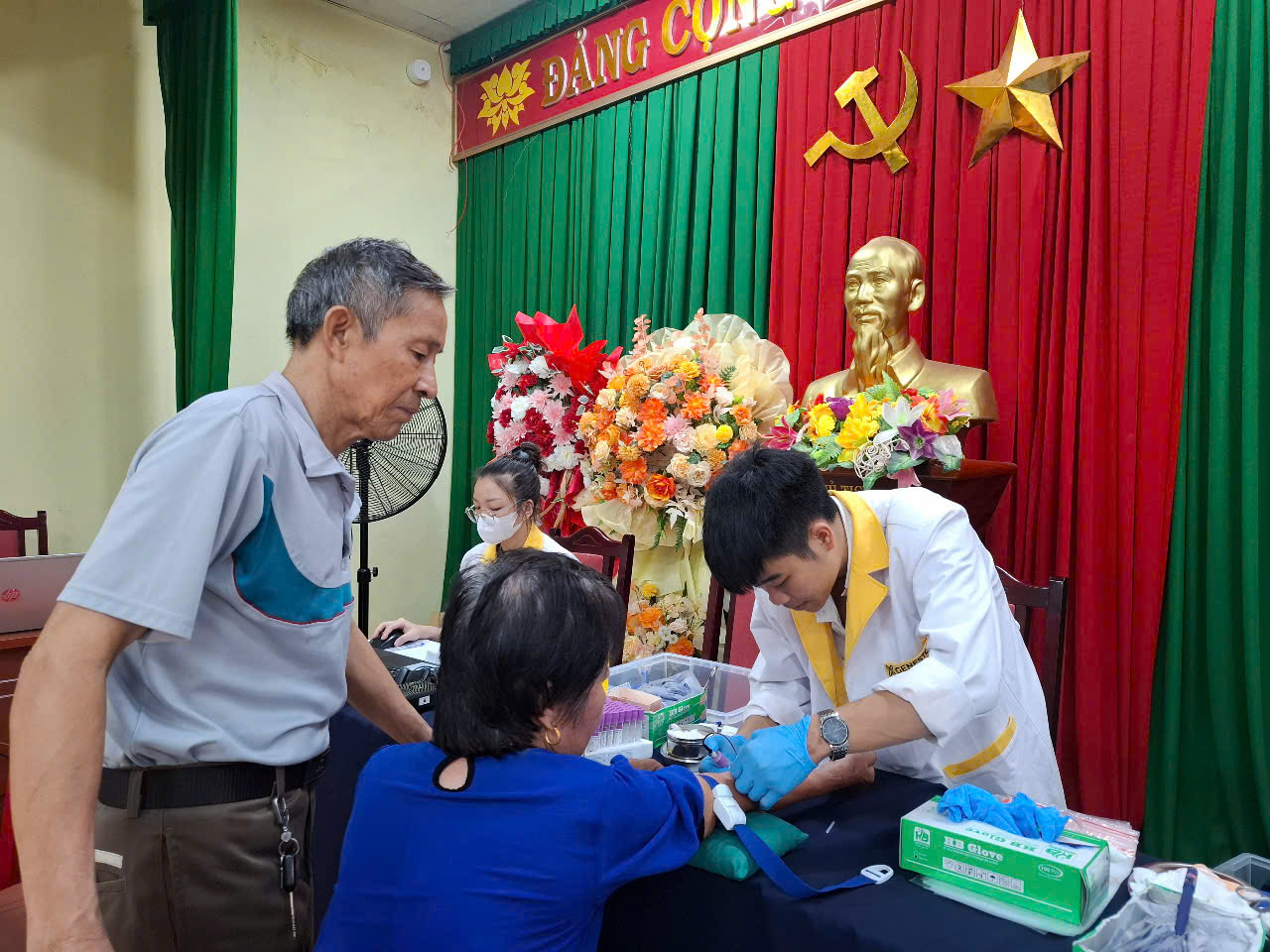 Anh-tin-bai