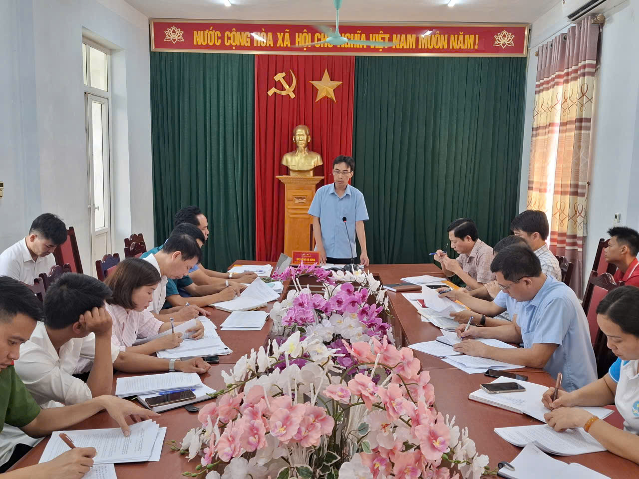 Anh-tin-bai