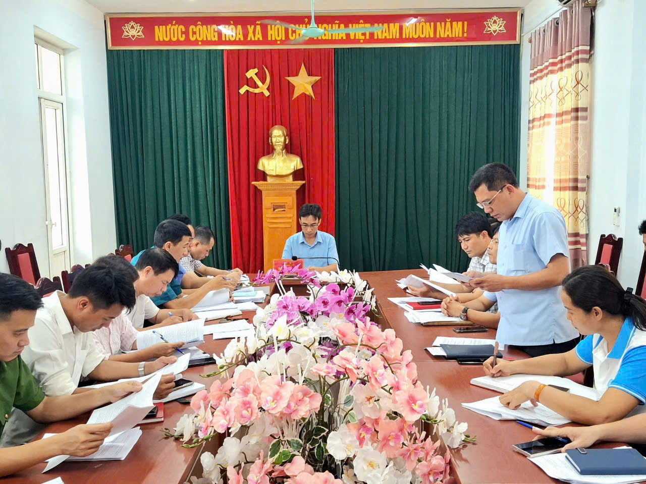 Anh-tin-bai
