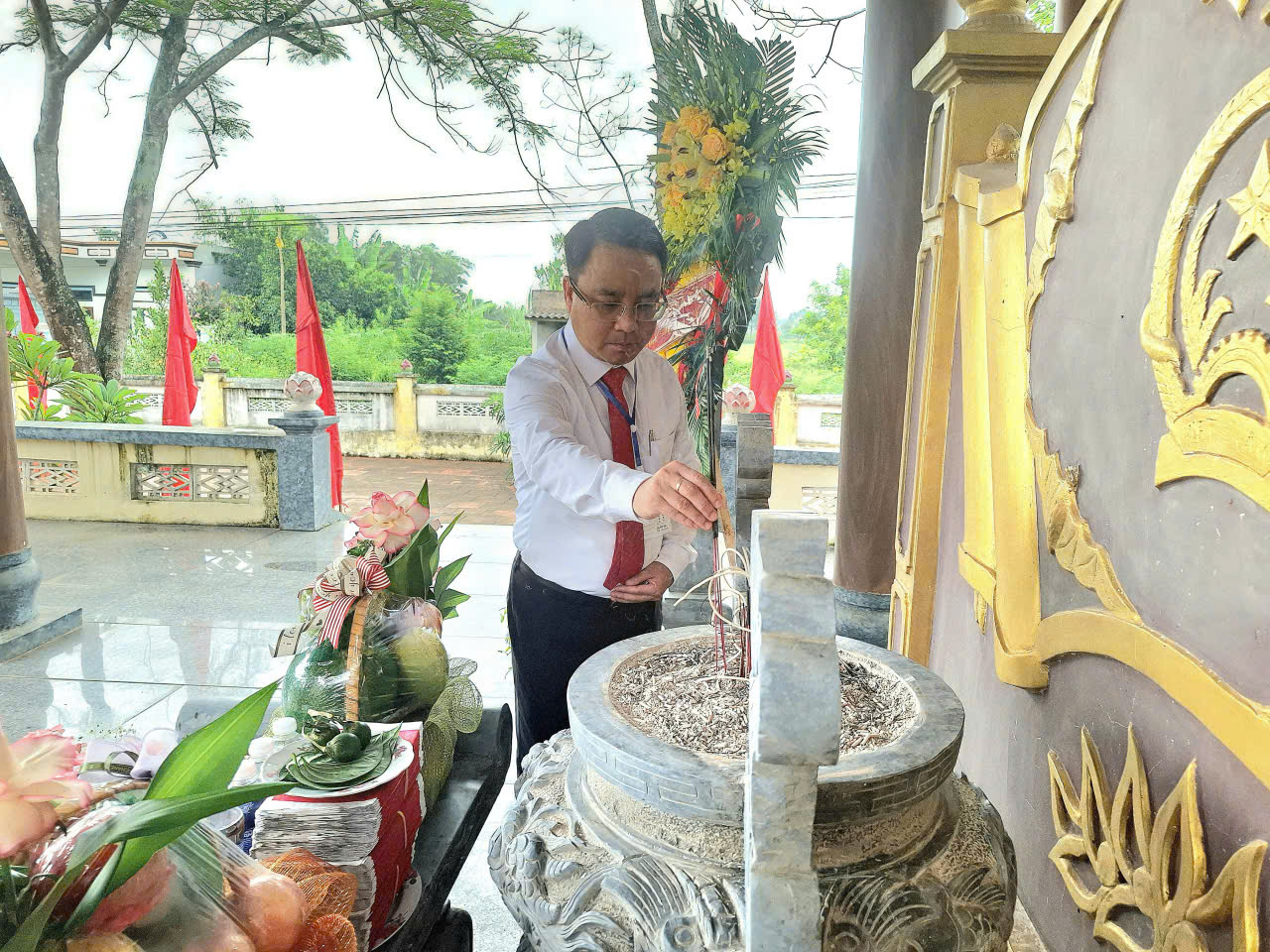 Anh-tin-bai