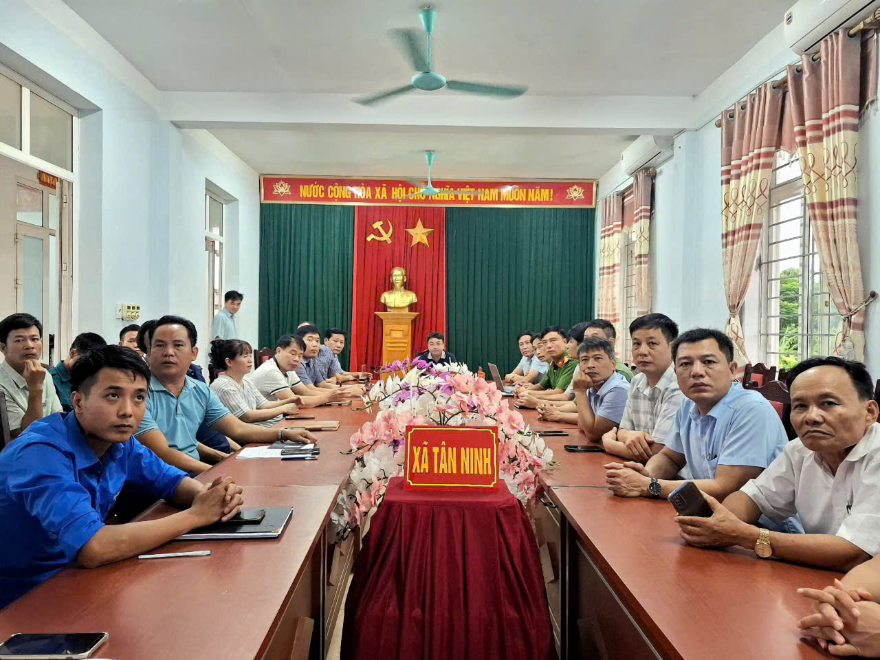 Anh-tin-bai